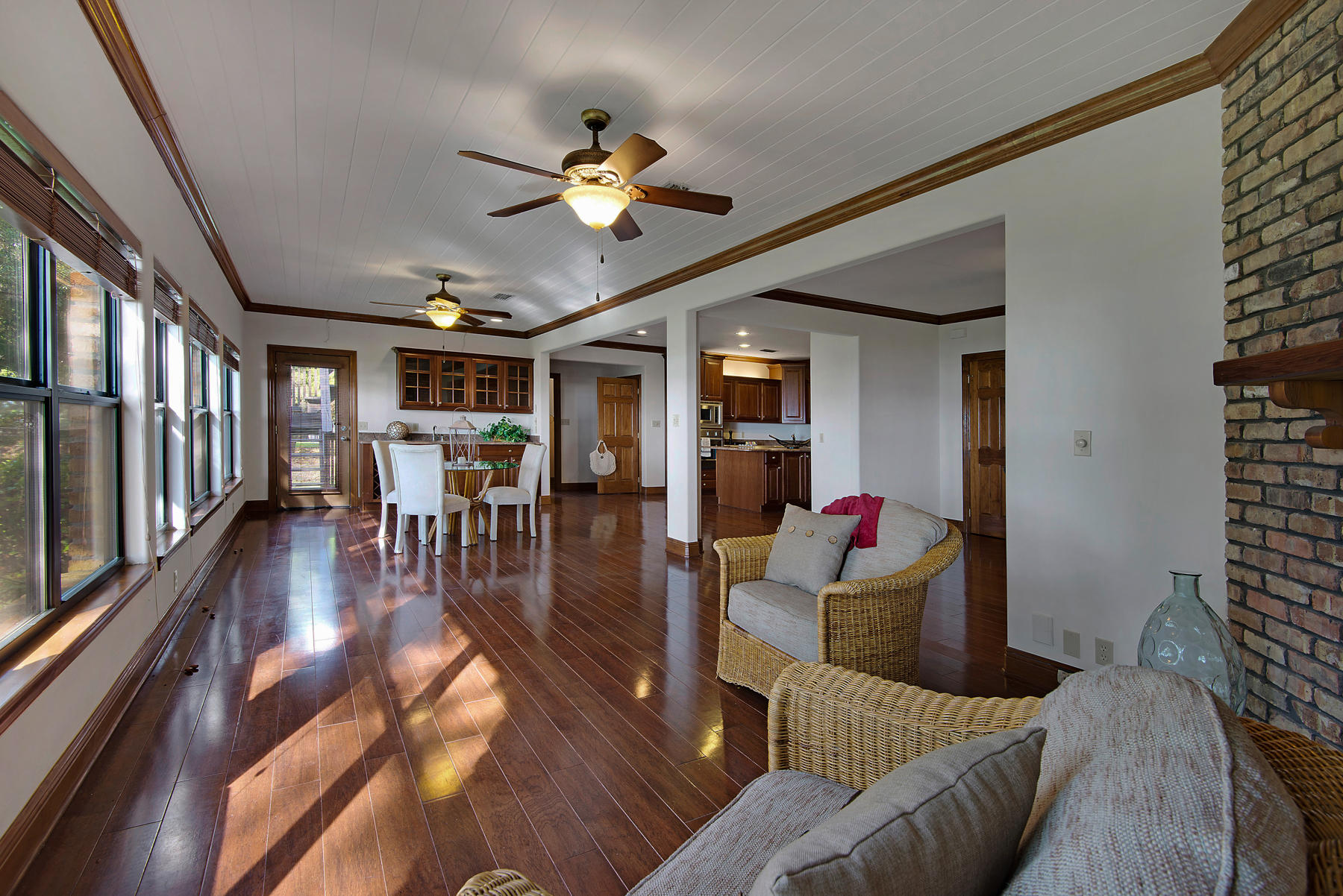 ROBLEDAL ESTATES - Residential