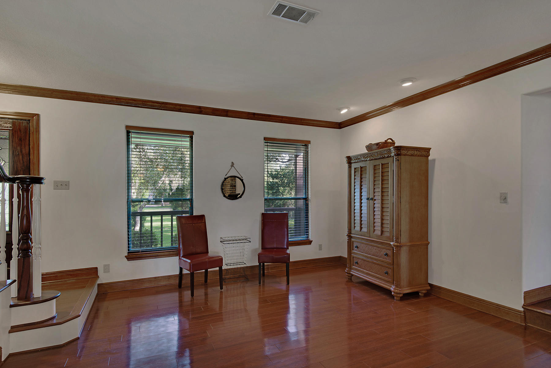 ROBLEDAL ESTATES - Residential