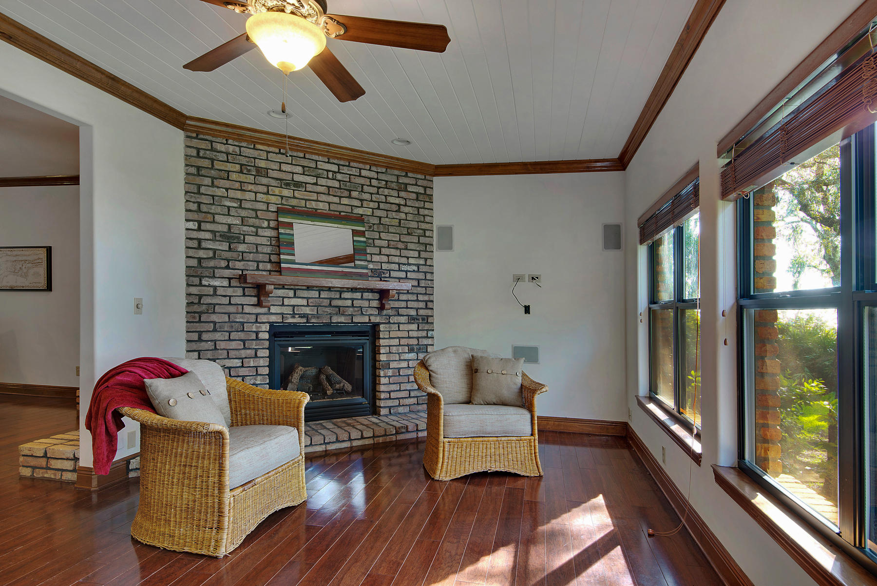 ROBLEDAL ESTATES - Residential