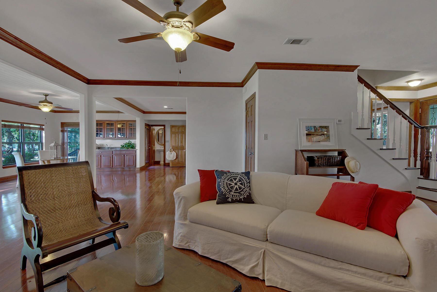 ROBLEDAL ESTATES - Residential