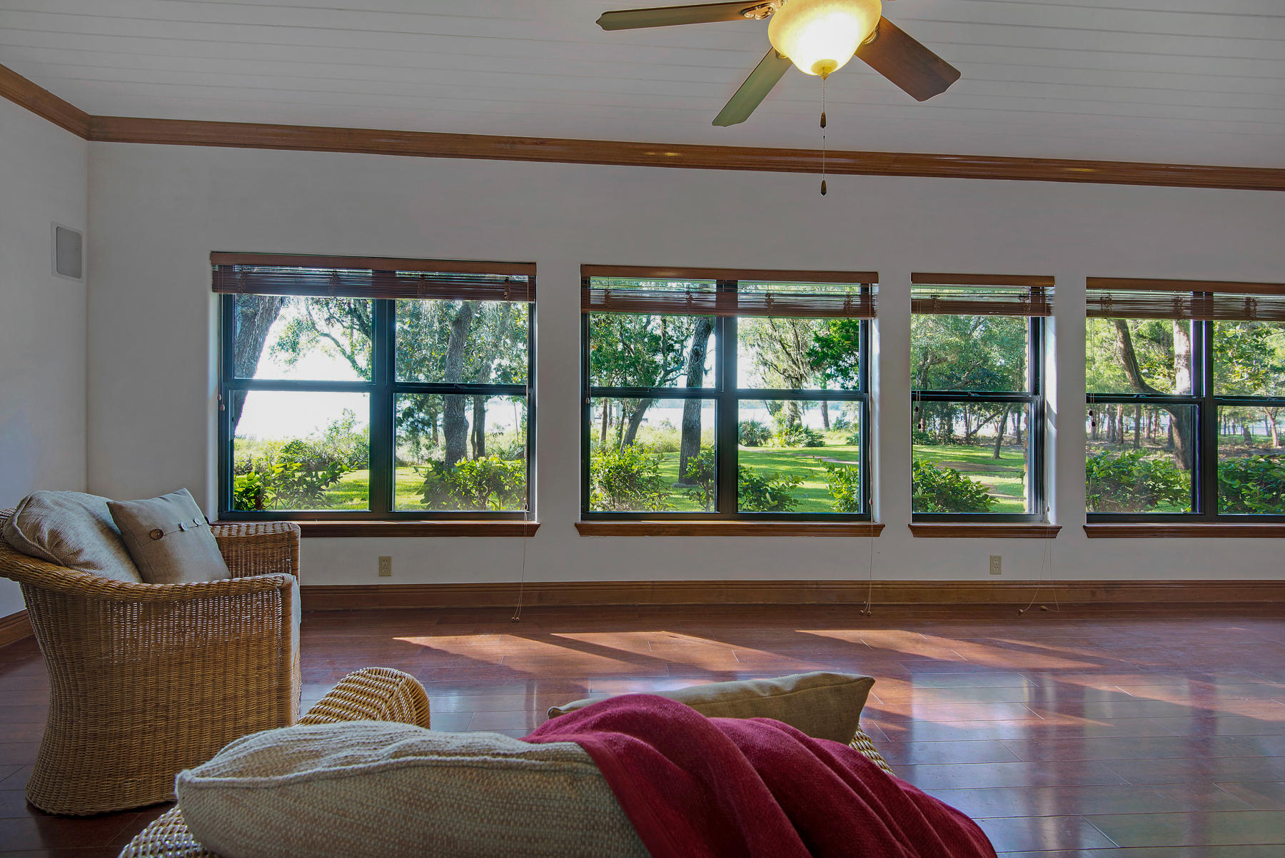 ROBLEDAL ESTATES - Residential