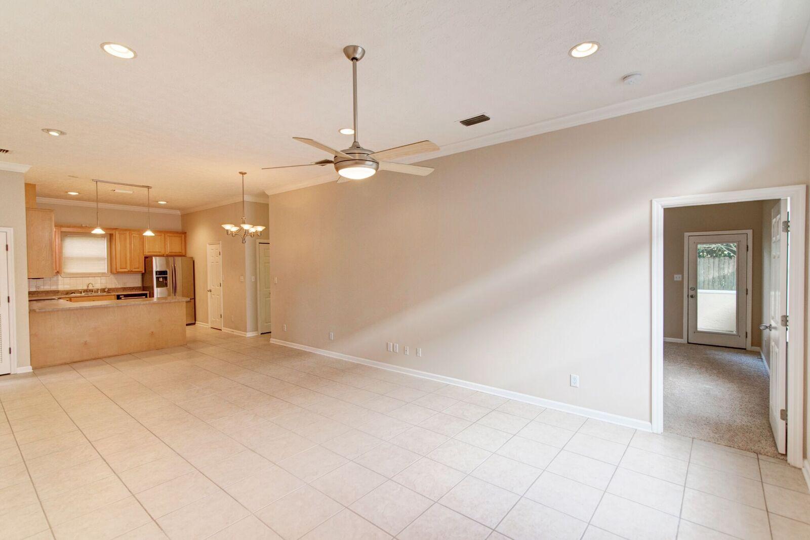 RIVIERA BEACH - Residential