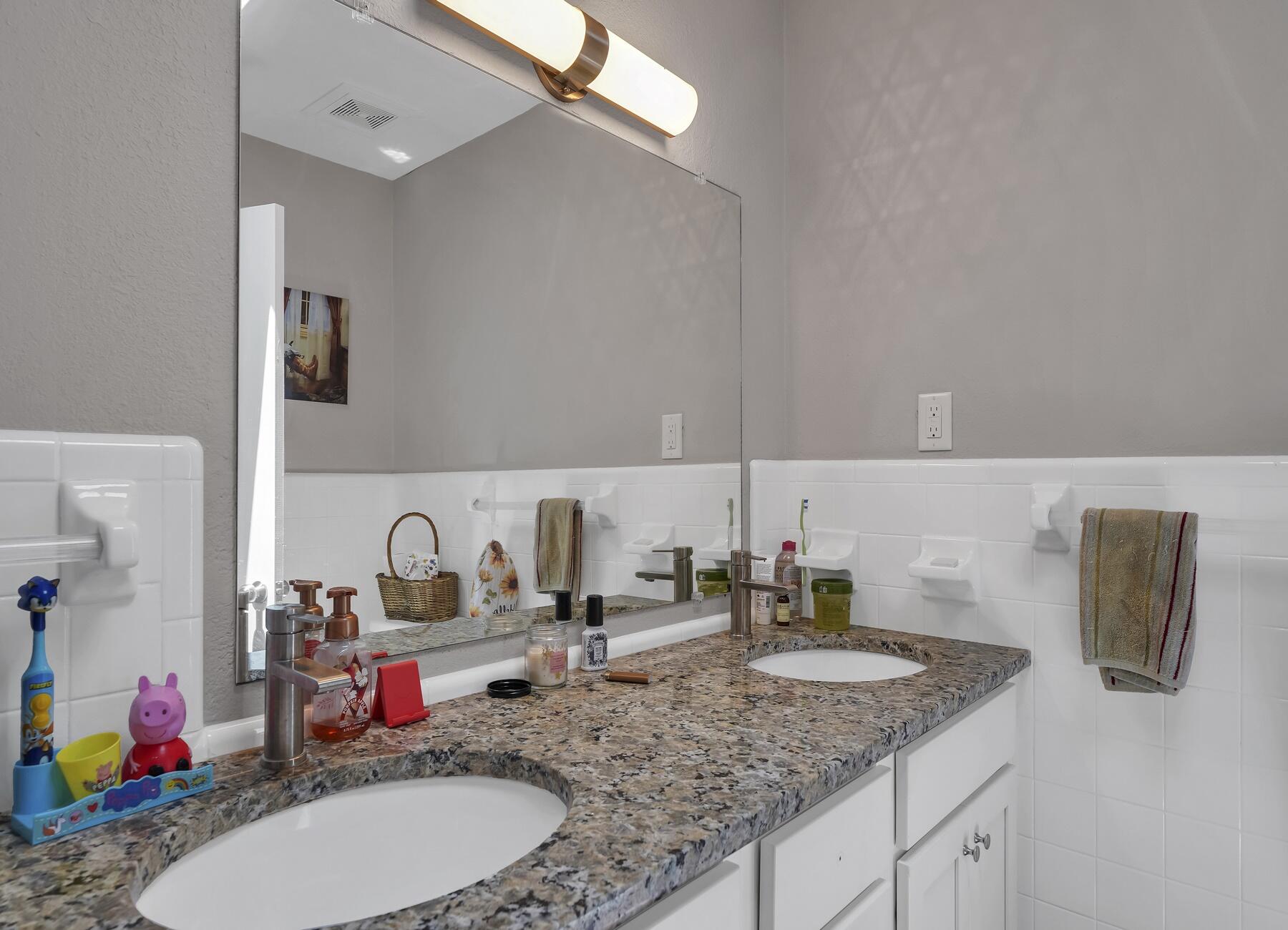 COUNTRY CLUB ESTATES - Residential