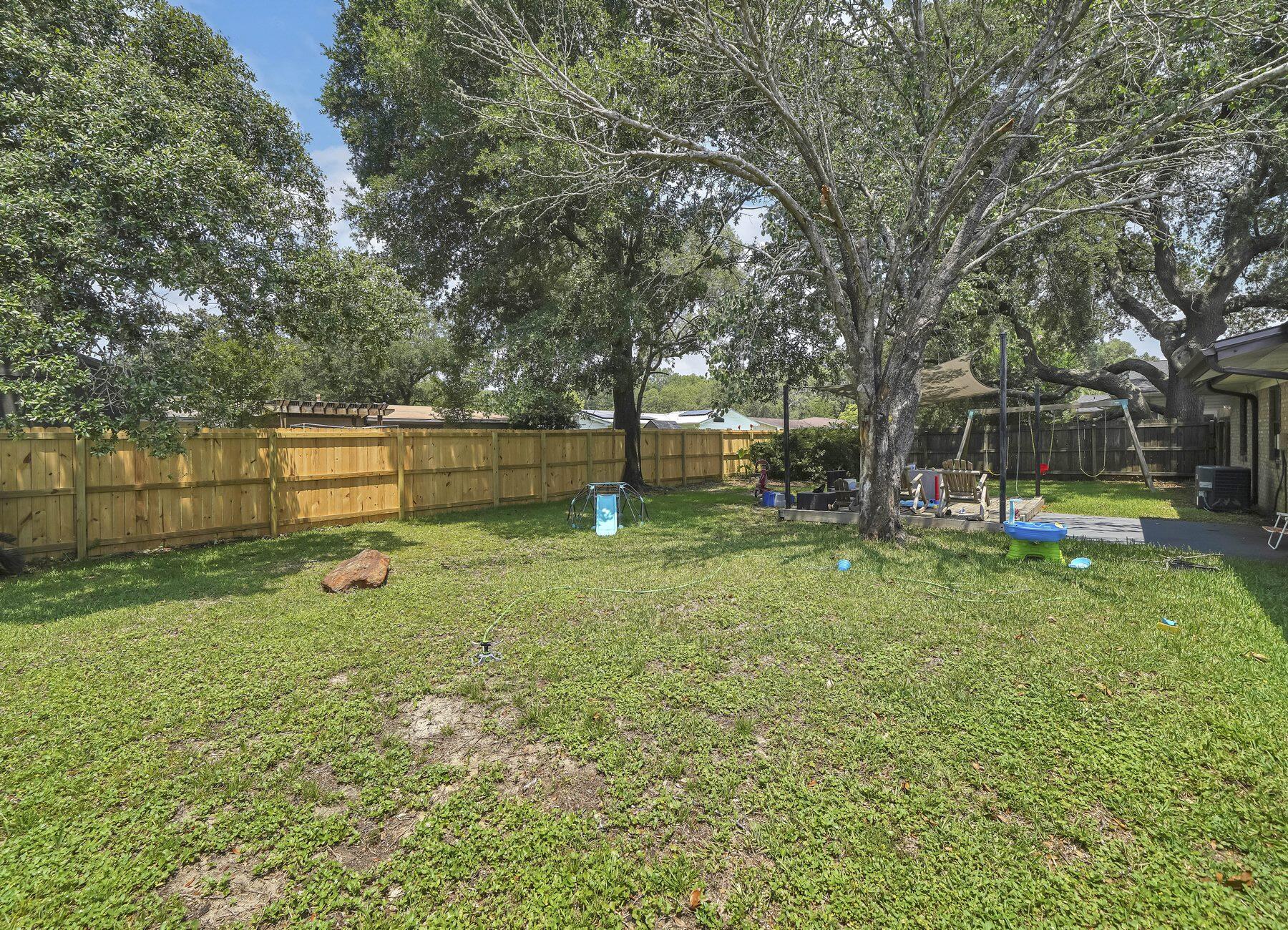 COUNTRY CLUB ESTATES - Residential