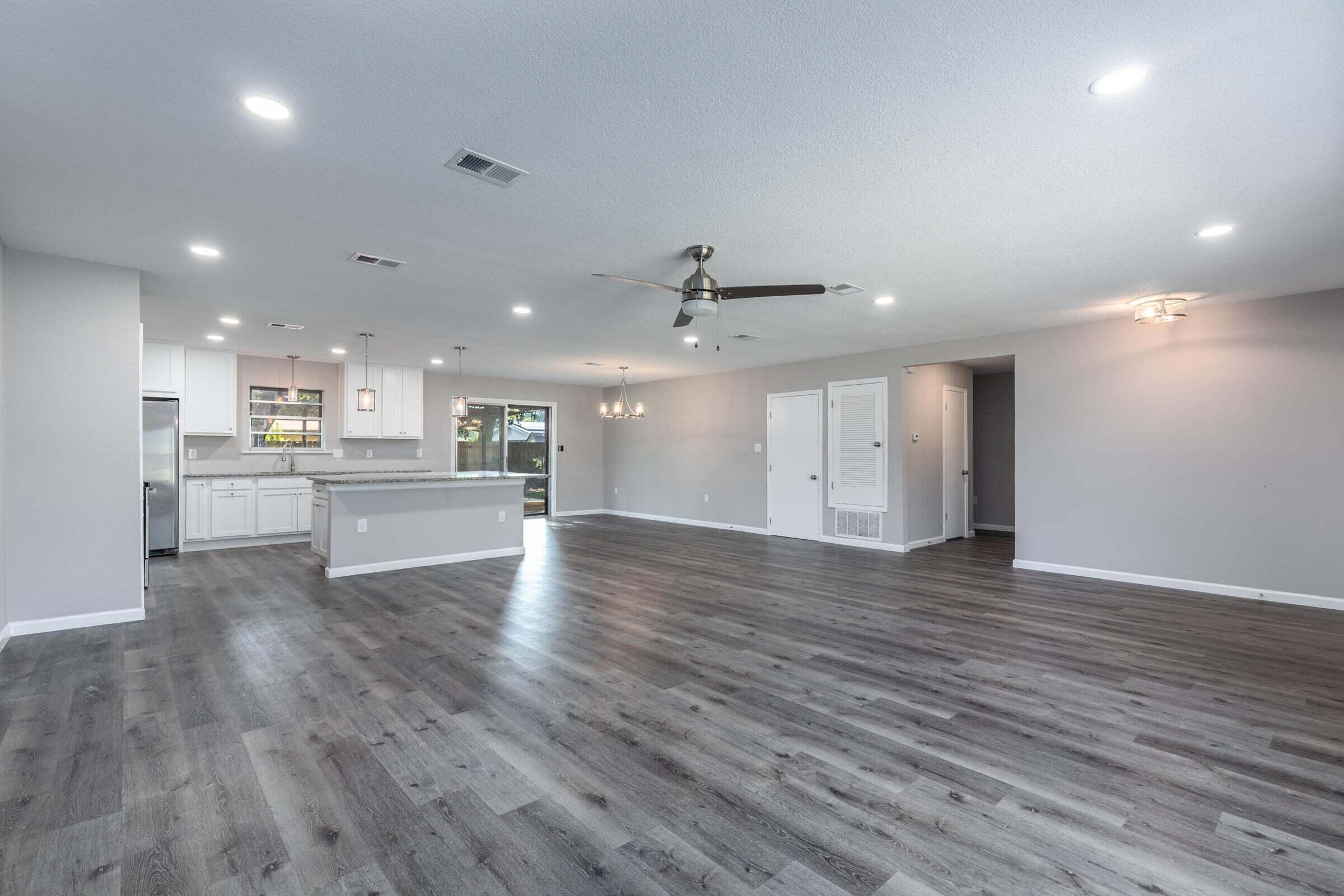 COUNTRY CLUB ESTATES - Residential