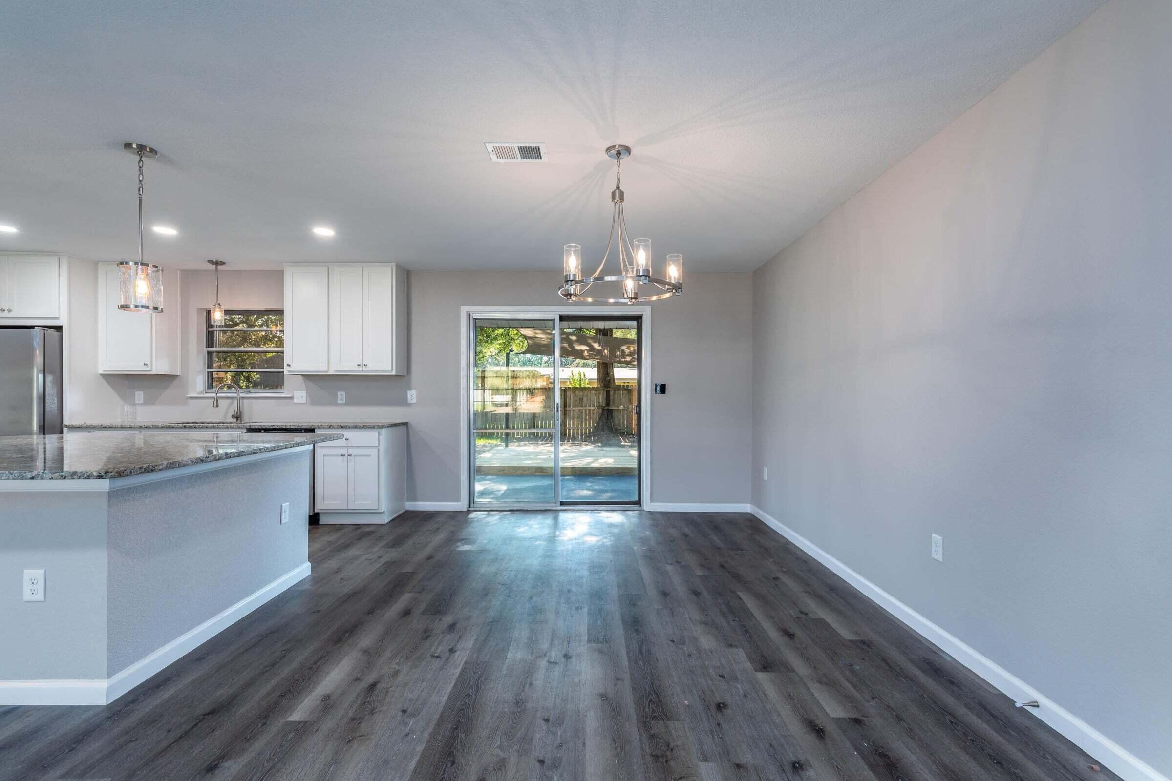 COUNTRY CLUB ESTATES - Residential