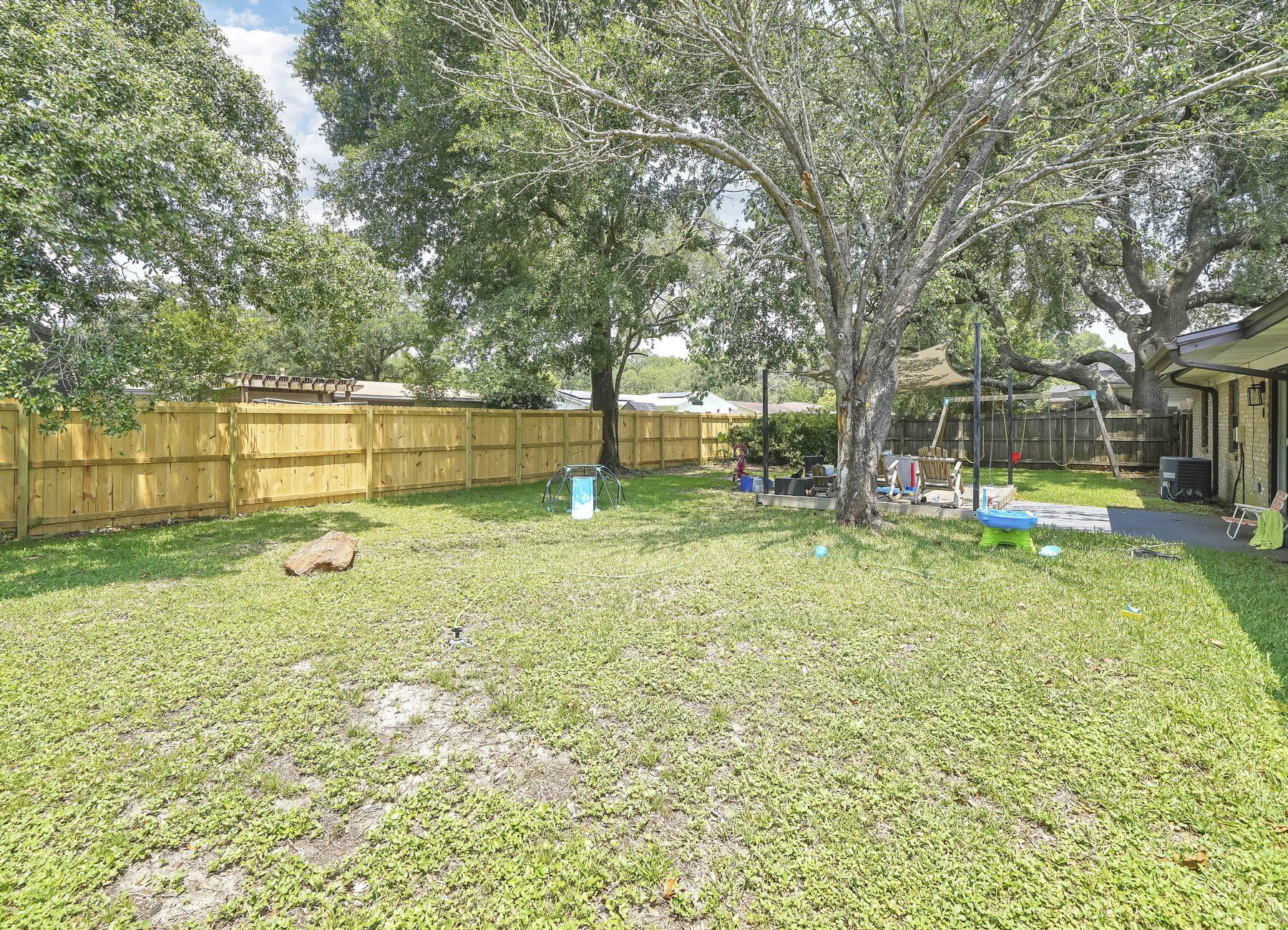 COUNTRY CLUB ESTATES - Residential