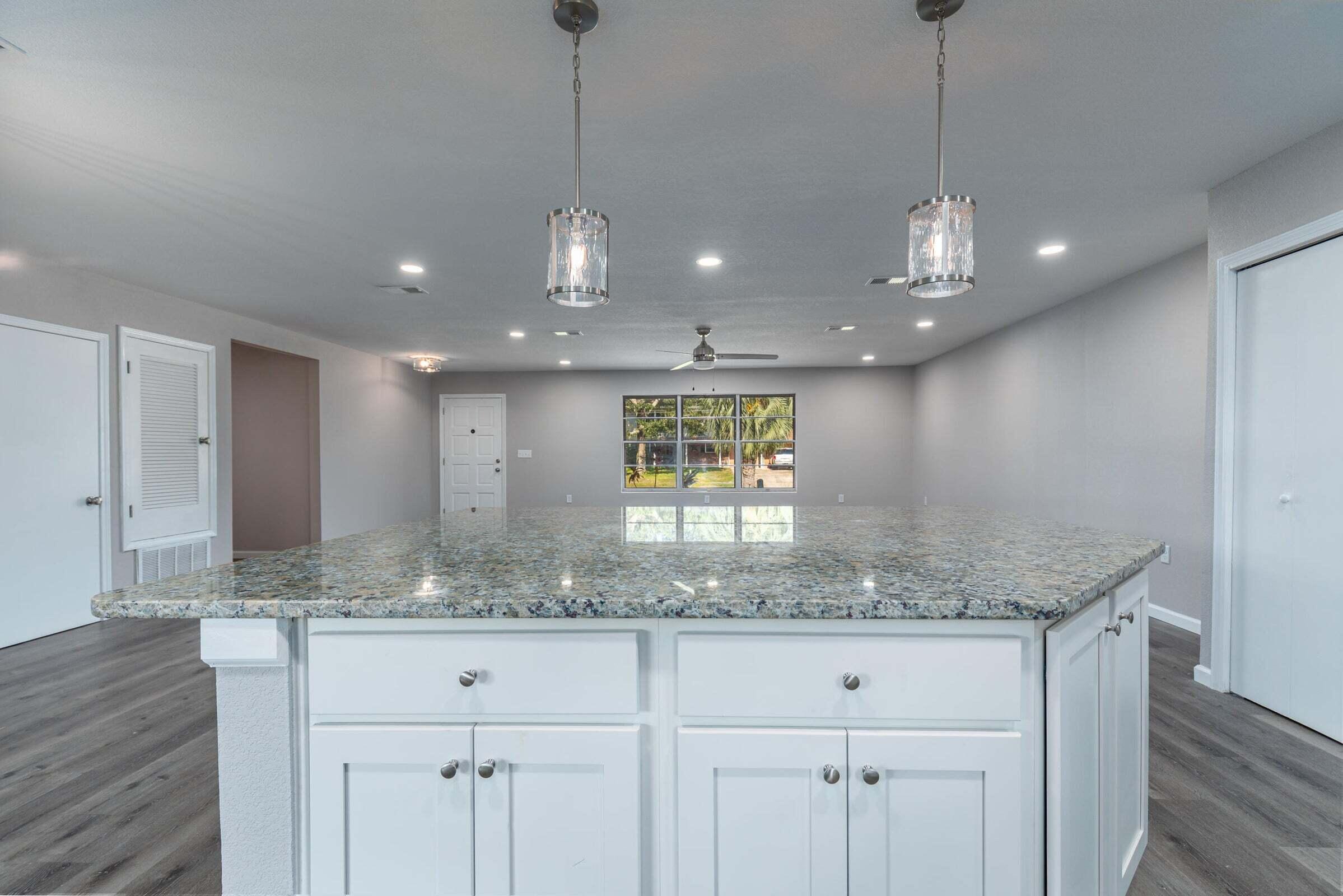 COUNTRY CLUB ESTATES - Residential