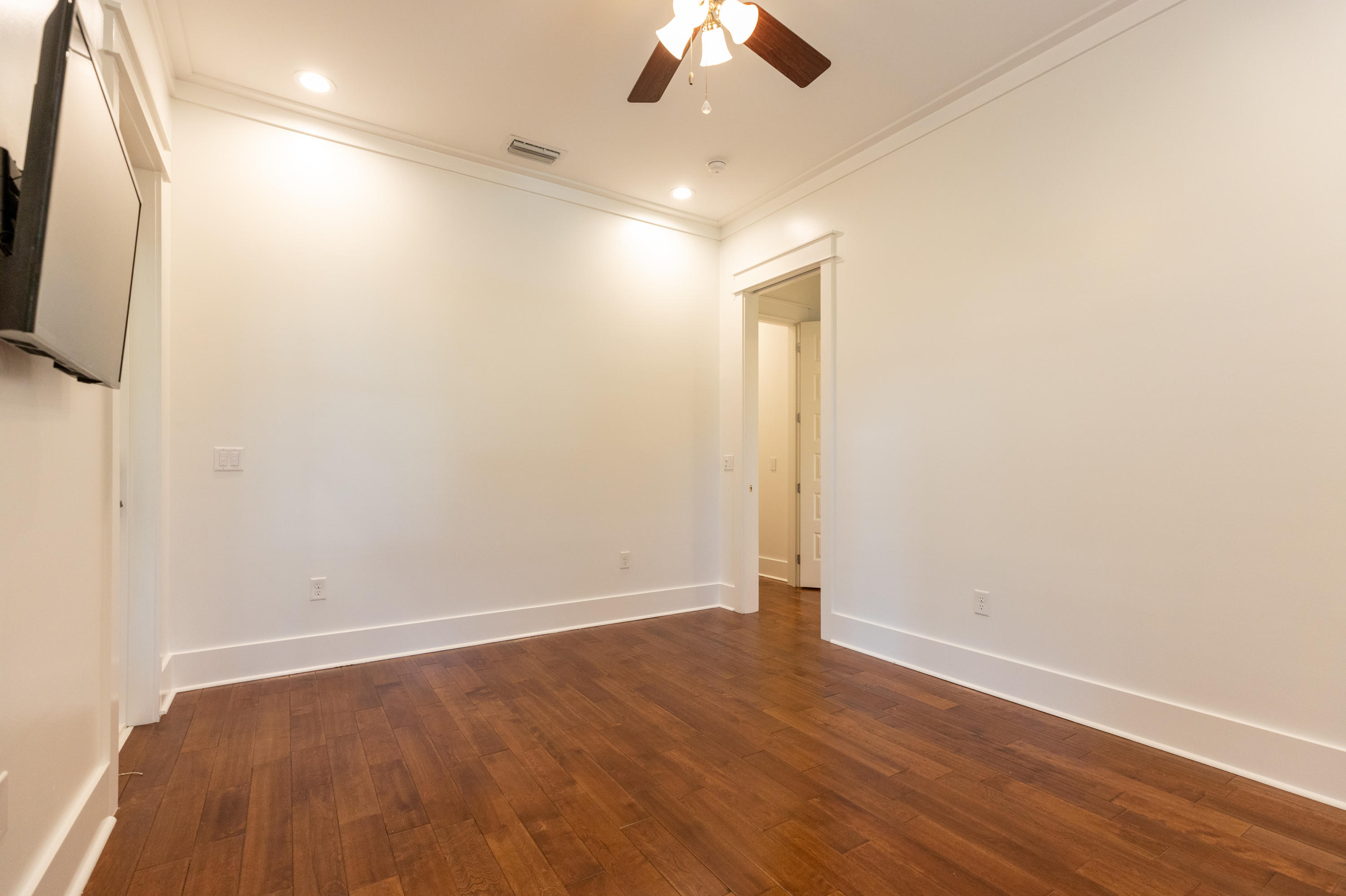 FOREST LAKES - Residential