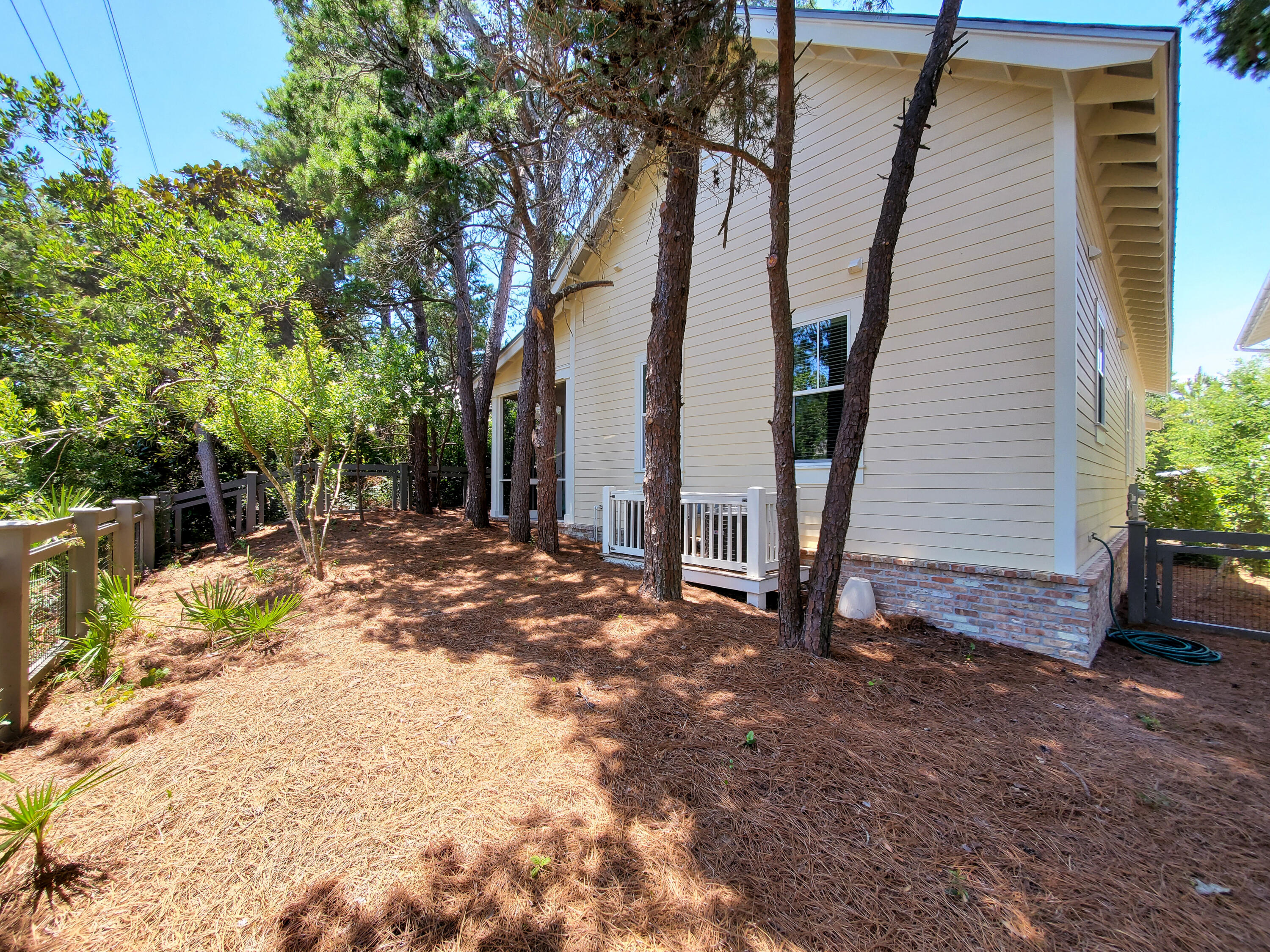 FOREST LAKES - Residential