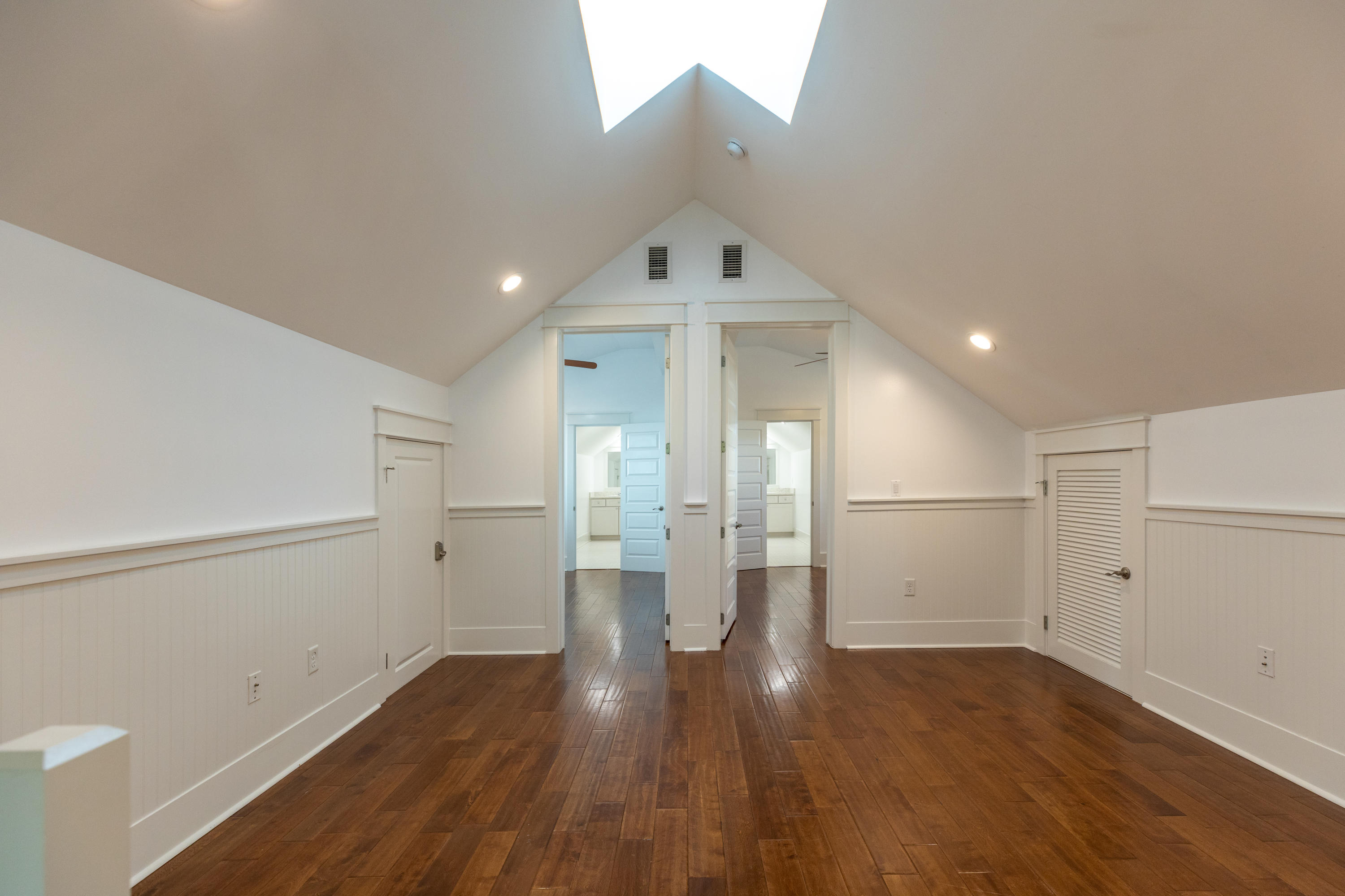 FOREST LAKES - Residential