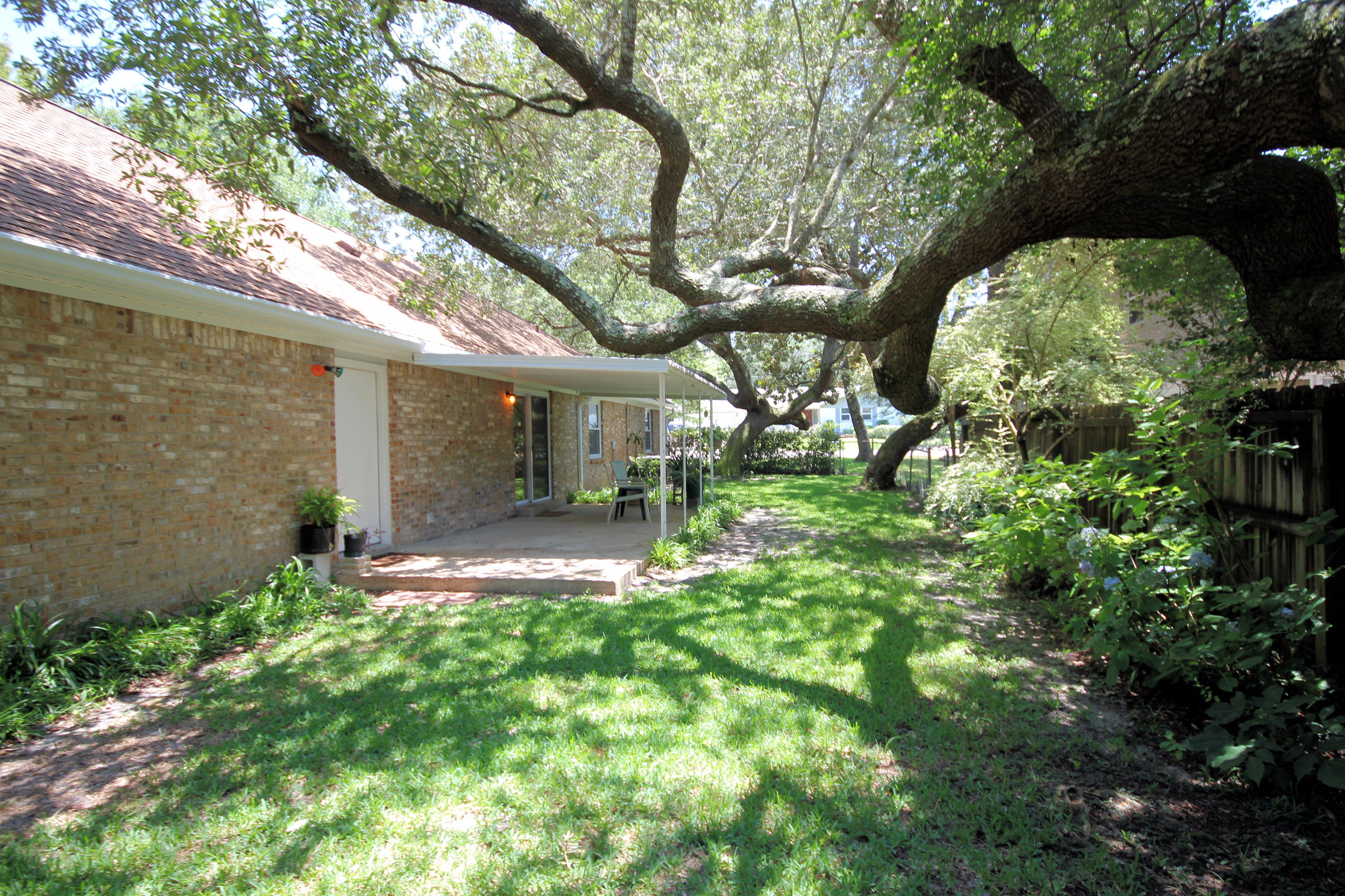 BAYOU WOODS 4TH ADDN - Residential