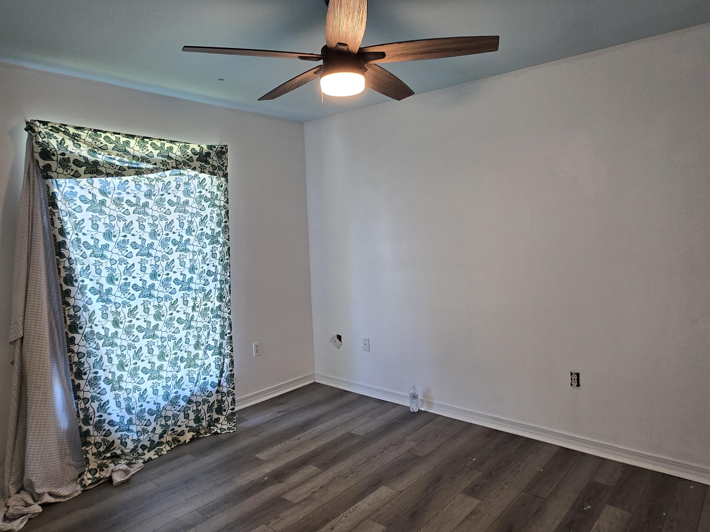 HAMPTON RIDGE - Residential
