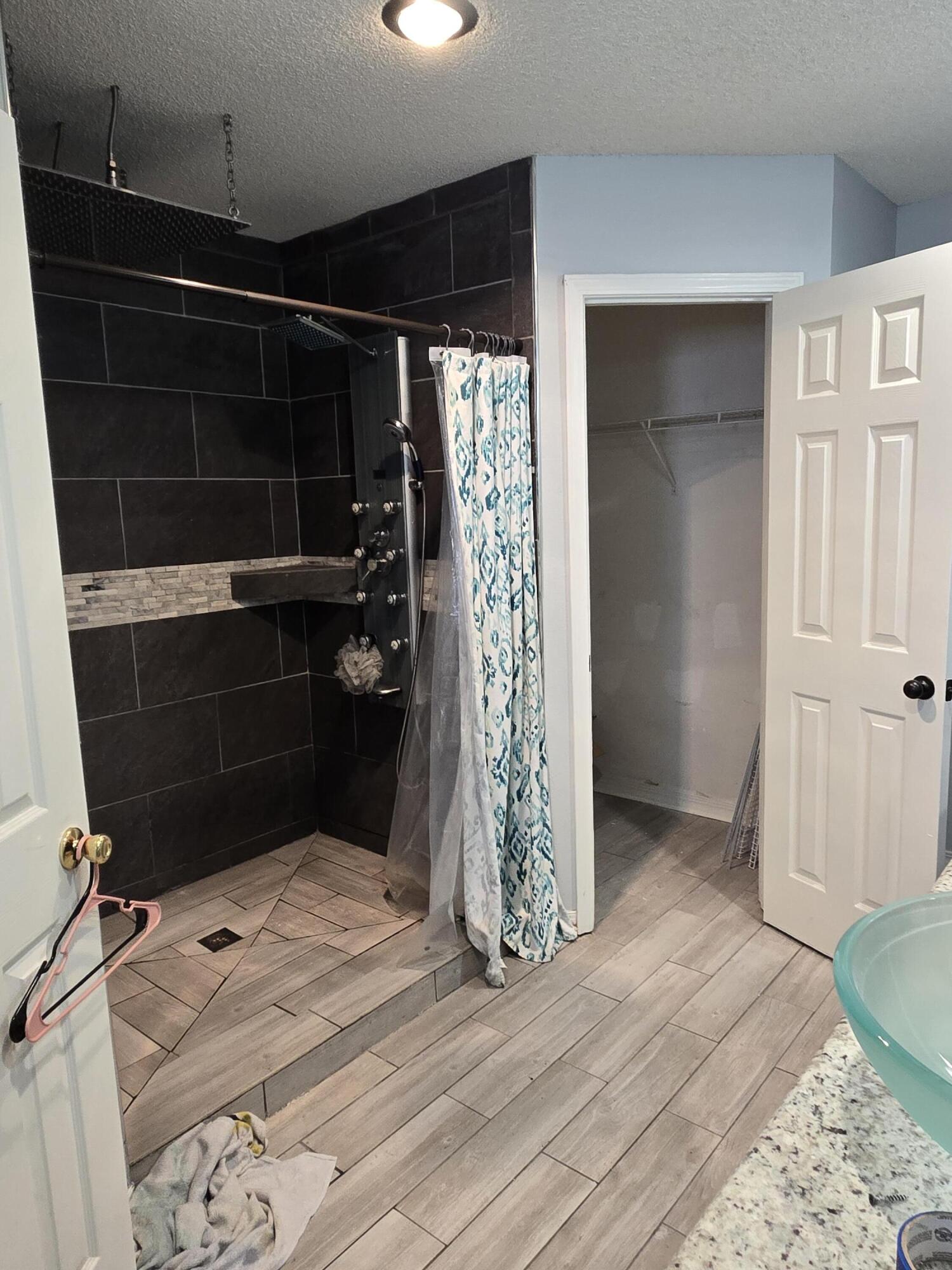 HAMPTON RIDGE - Residential