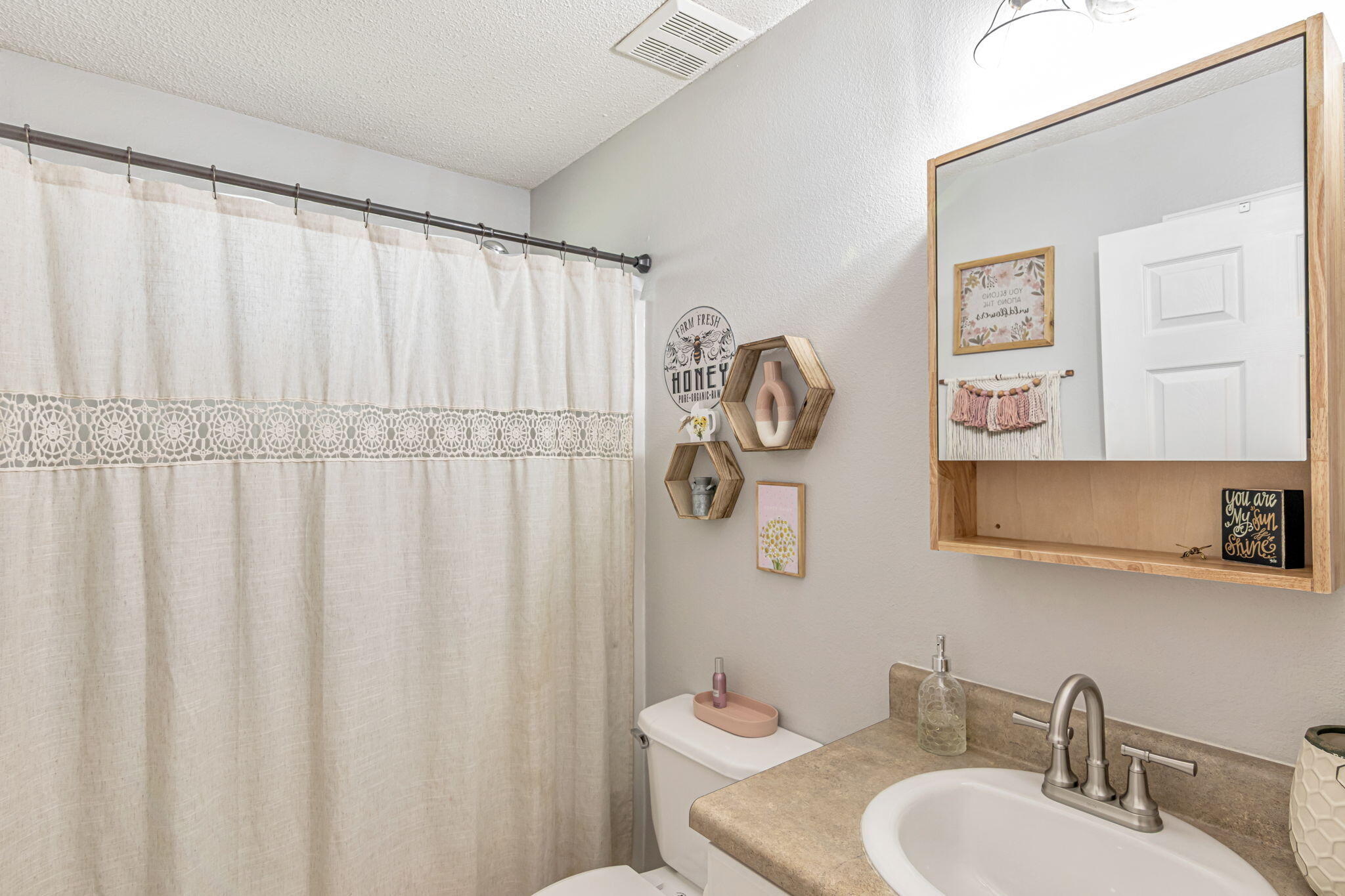 HOLLEY BY THE SEA - Residential