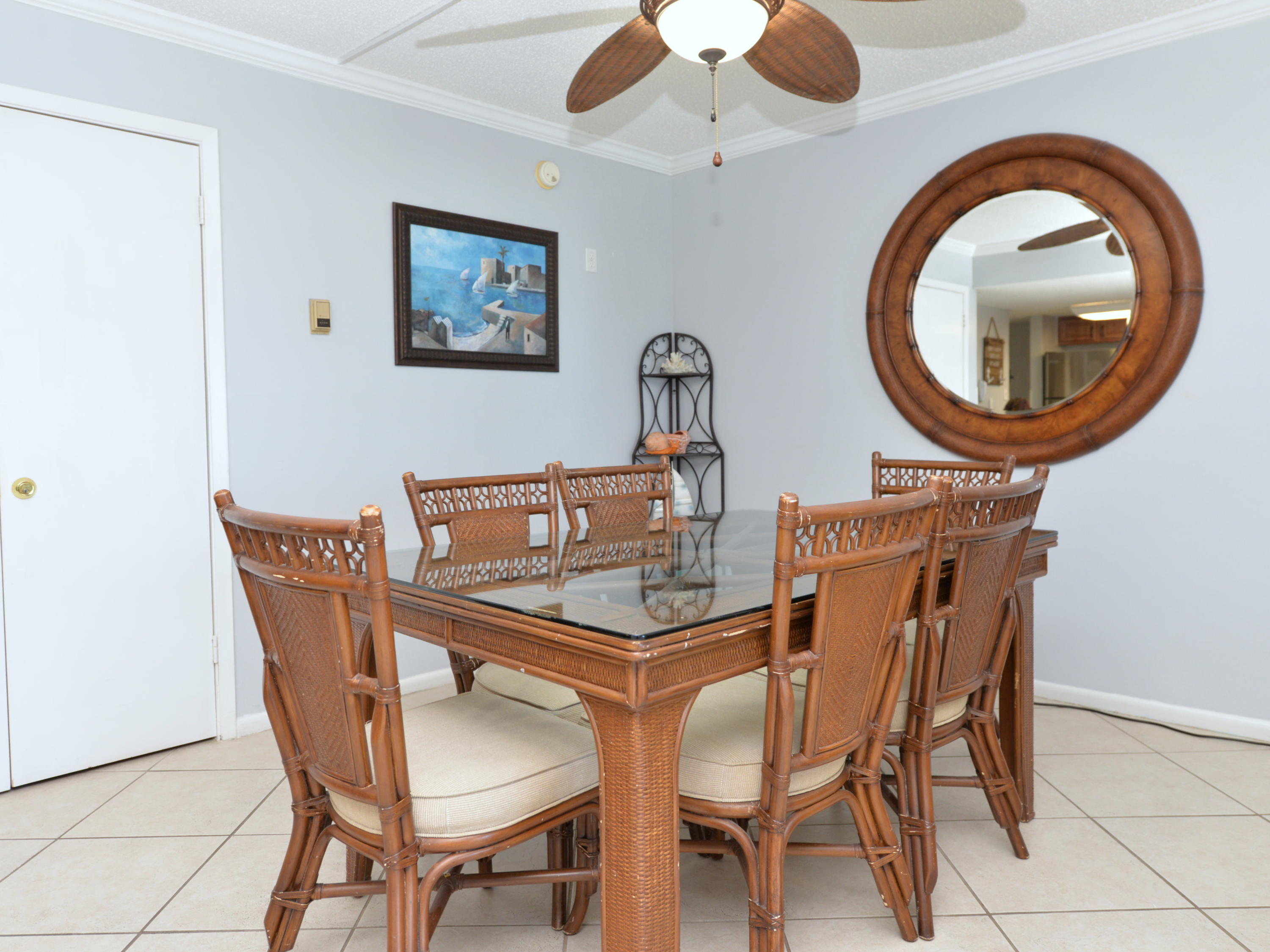 HOLIDAY SURF & RACQUET CLUB - Residential