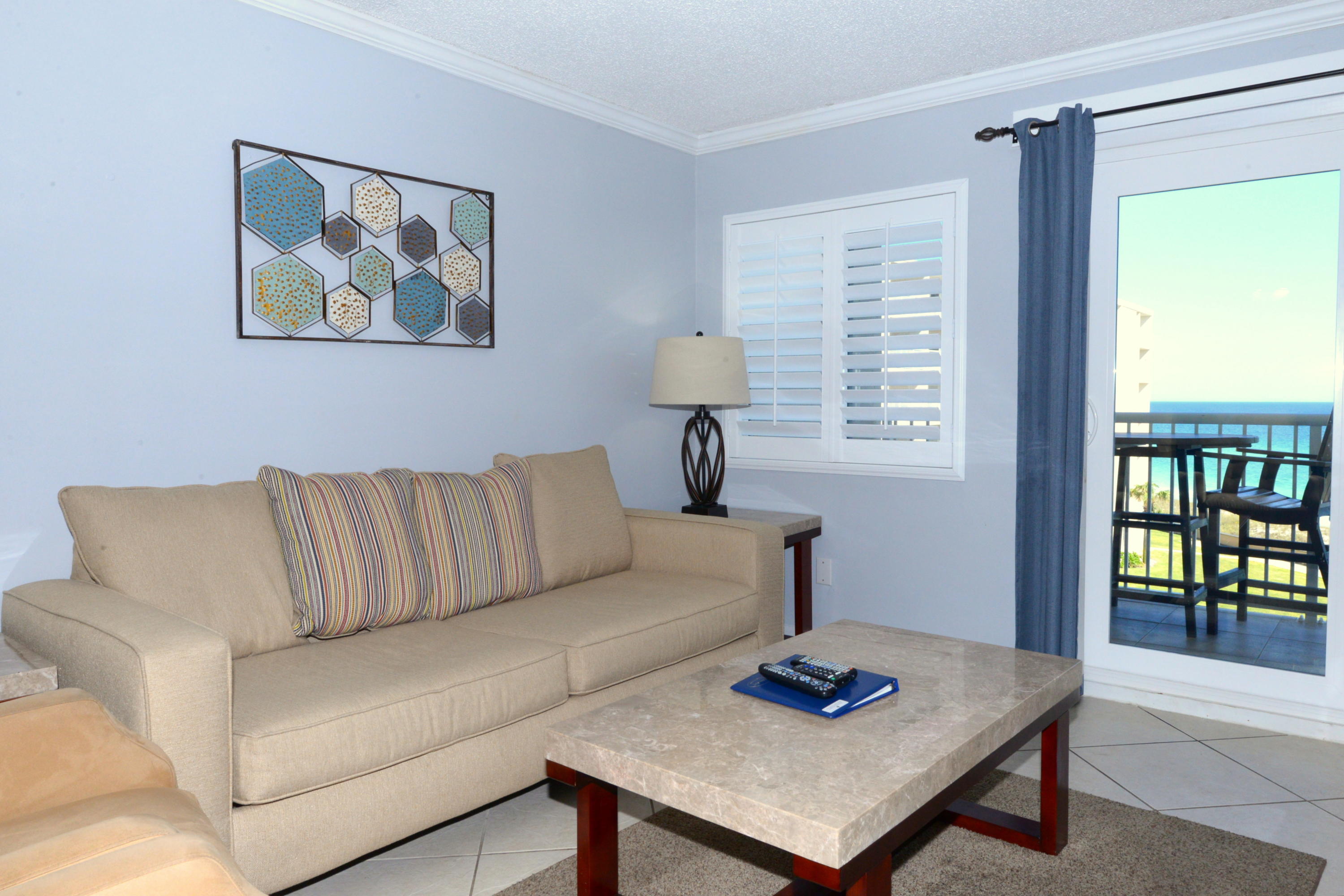 HOLIDAY SURF & RACQUET CLUB - Residential