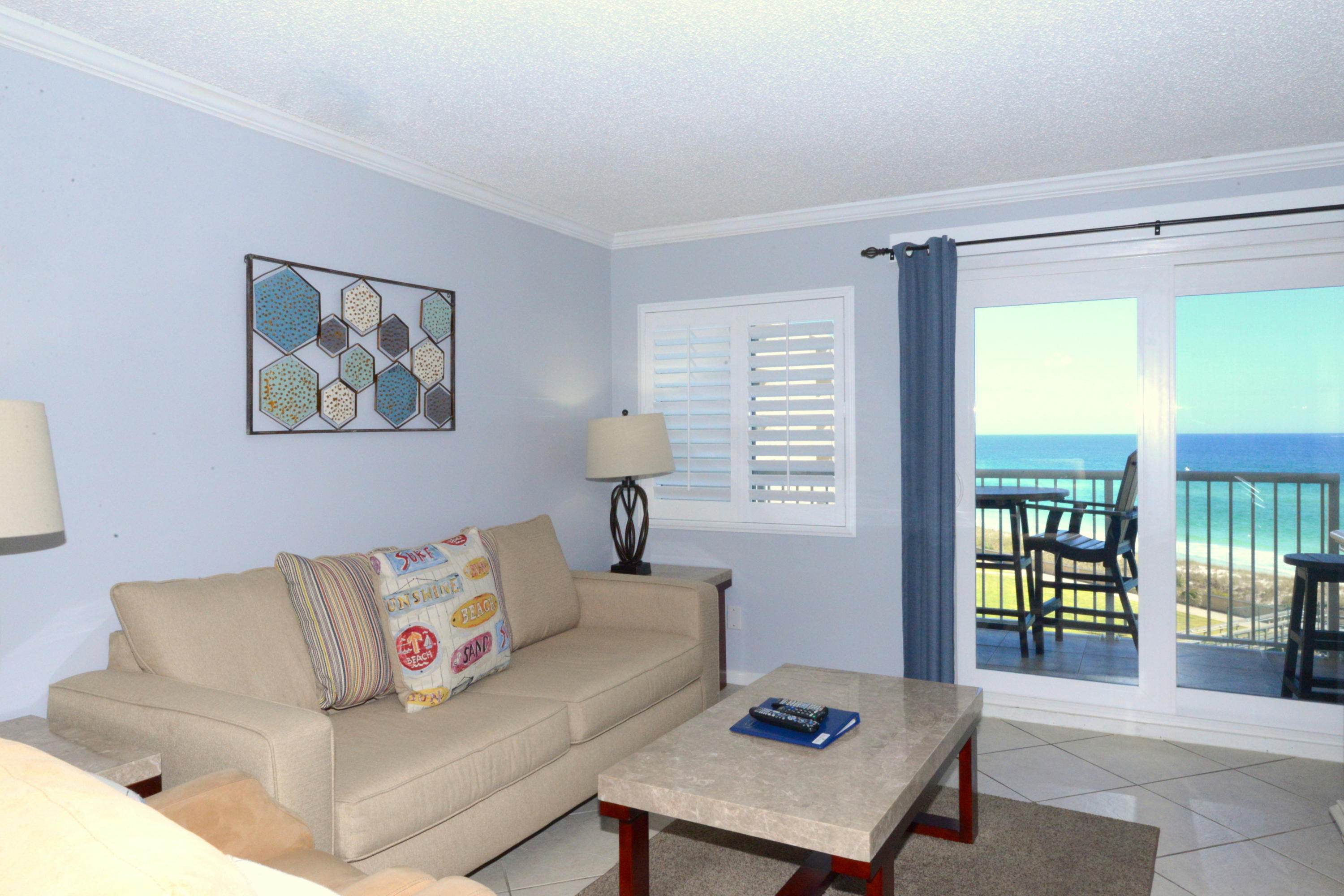 HOLIDAY SURF & RACQUET CLUB - Residential