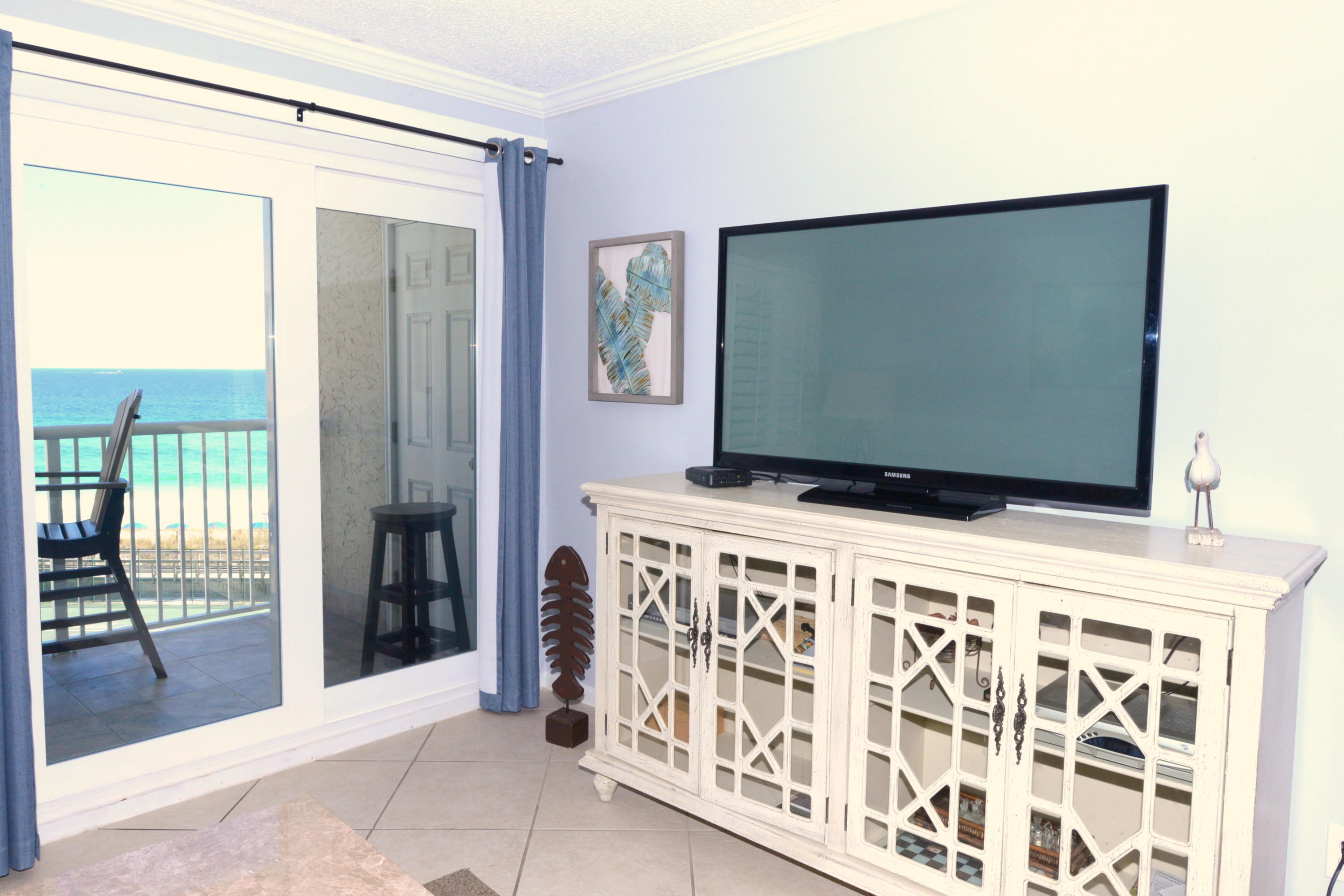 HOLIDAY SURF & RACQUET CLUB - Residential