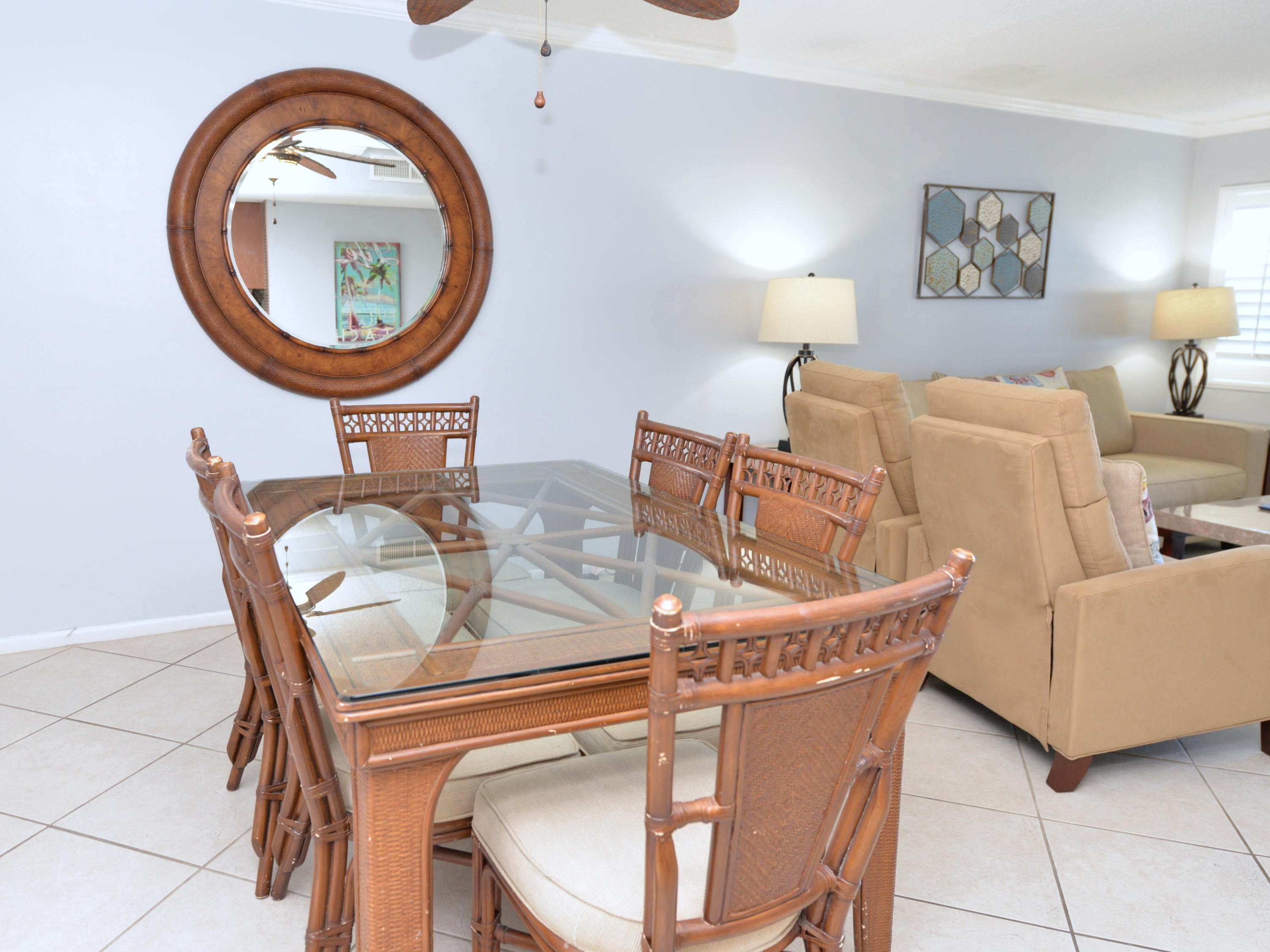 HOLIDAY SURF & RACQUET CLUB - Residential