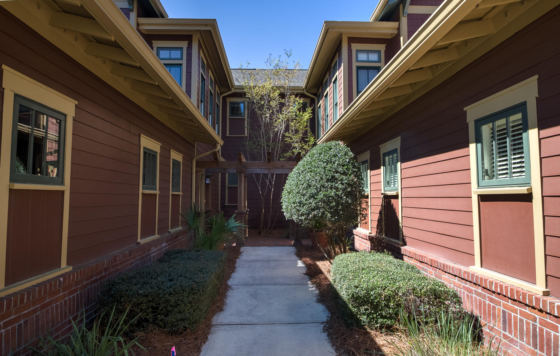 WILD HERON - Residential