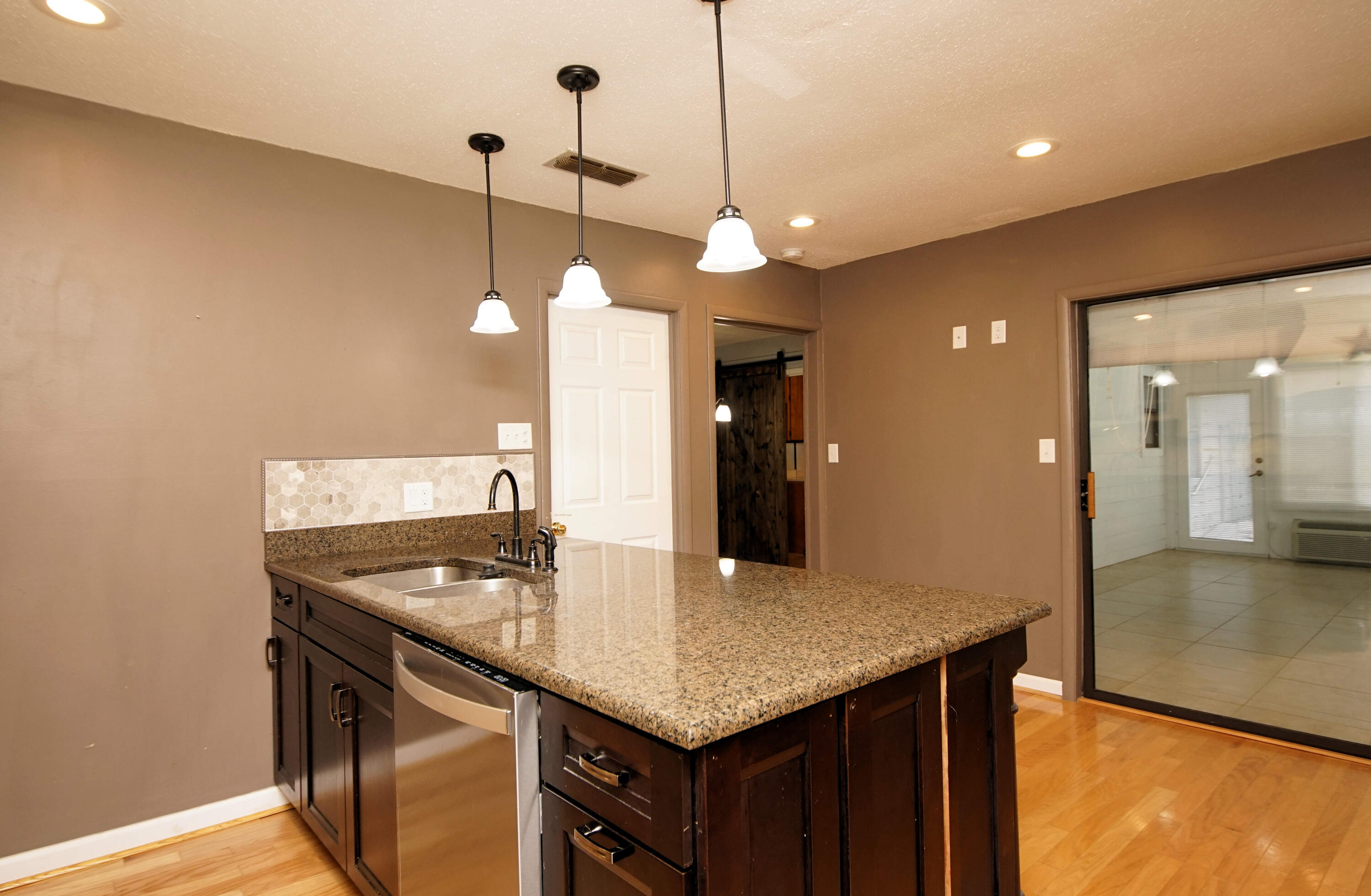 VICTORIA GARDENS 1 - Residential