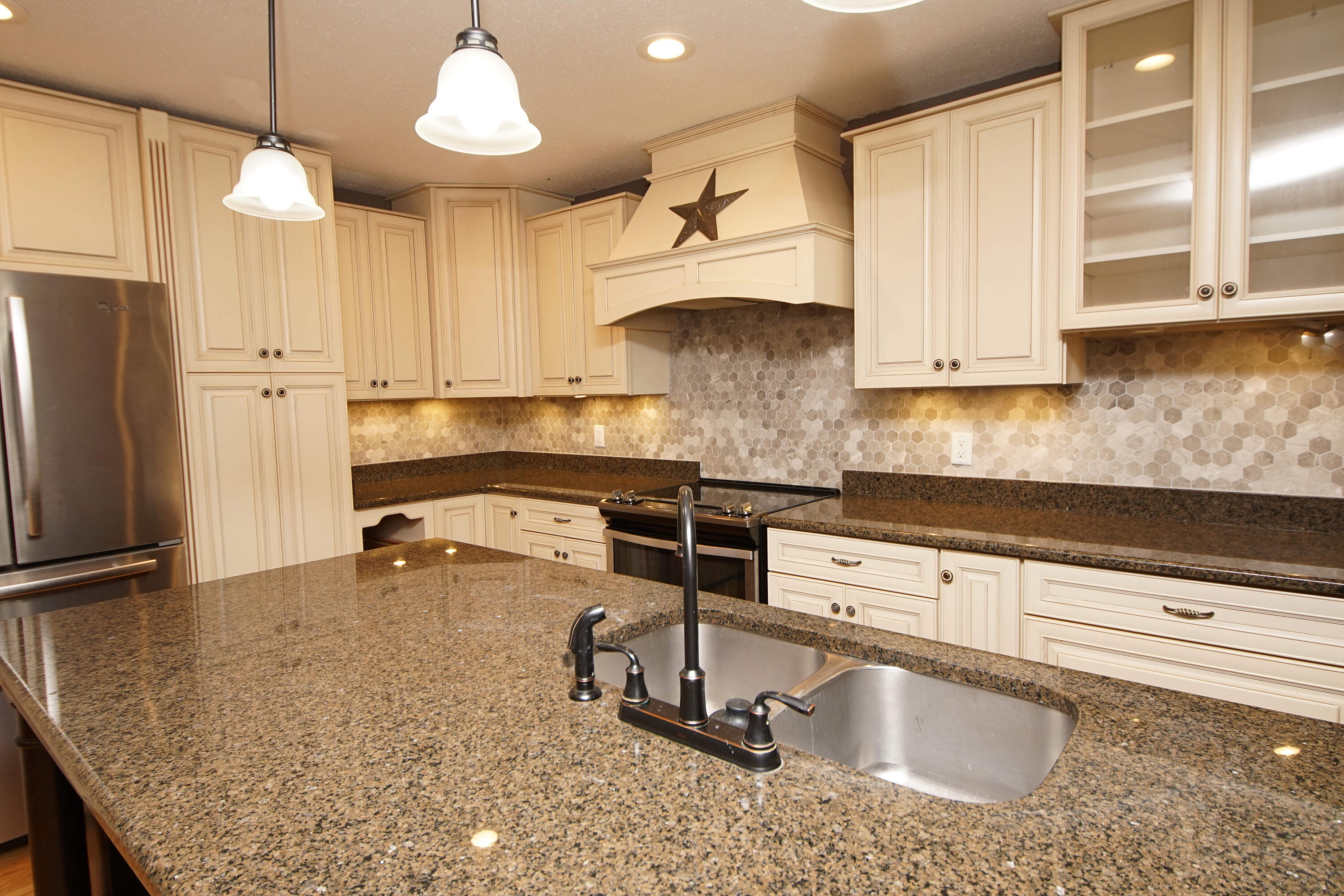 VICTORIA GARDENS 1 - Residential