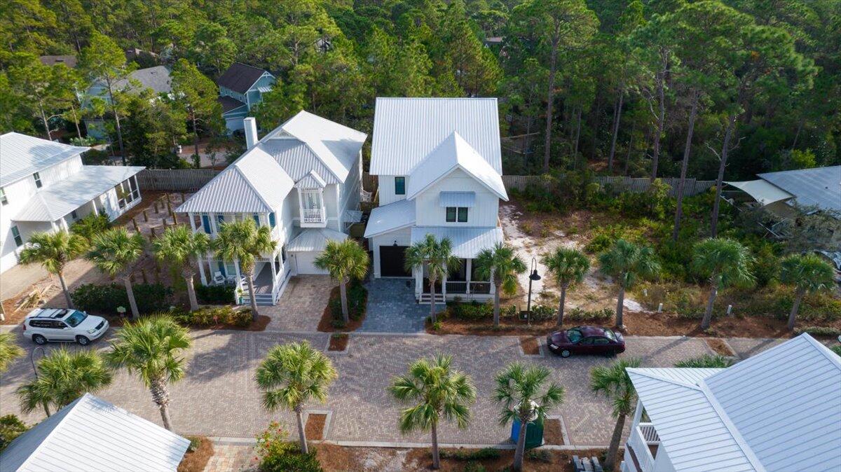 COTTAGES AT EASTERN LAKE - Residential