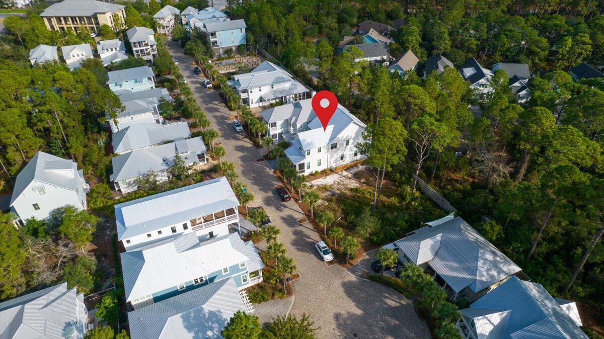 COTTAGES AT EASTERN LAKE - Residential