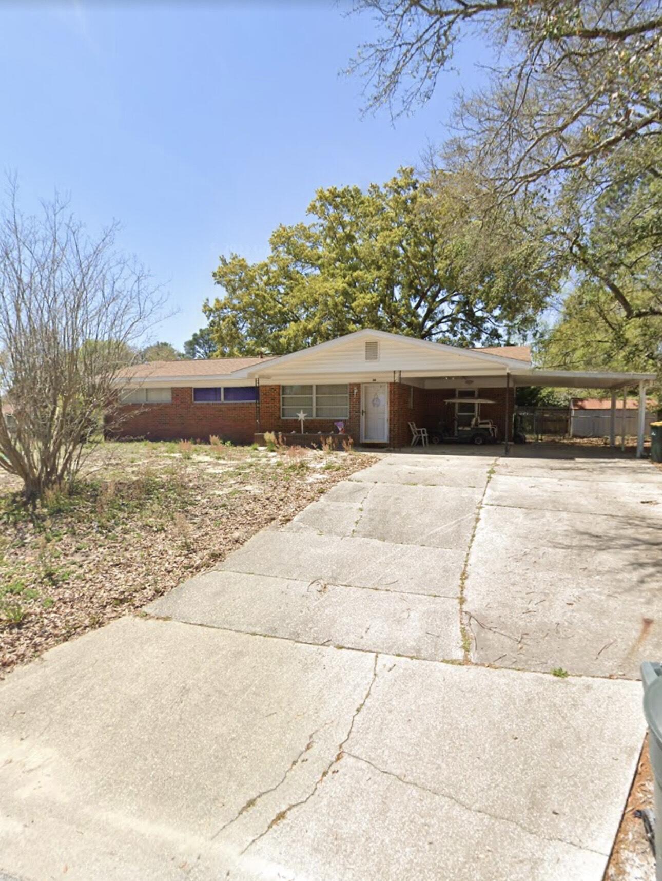 Fix-and-flip enthusiast's dream! This single-story brick home is situated on a desirable corner lot in the heart of Fort Walton Beach, just off Memorial Parkway. The roof was replaced in 2021, offering added peace of mind. A fantastic opportunity to own a prime property in a central location!