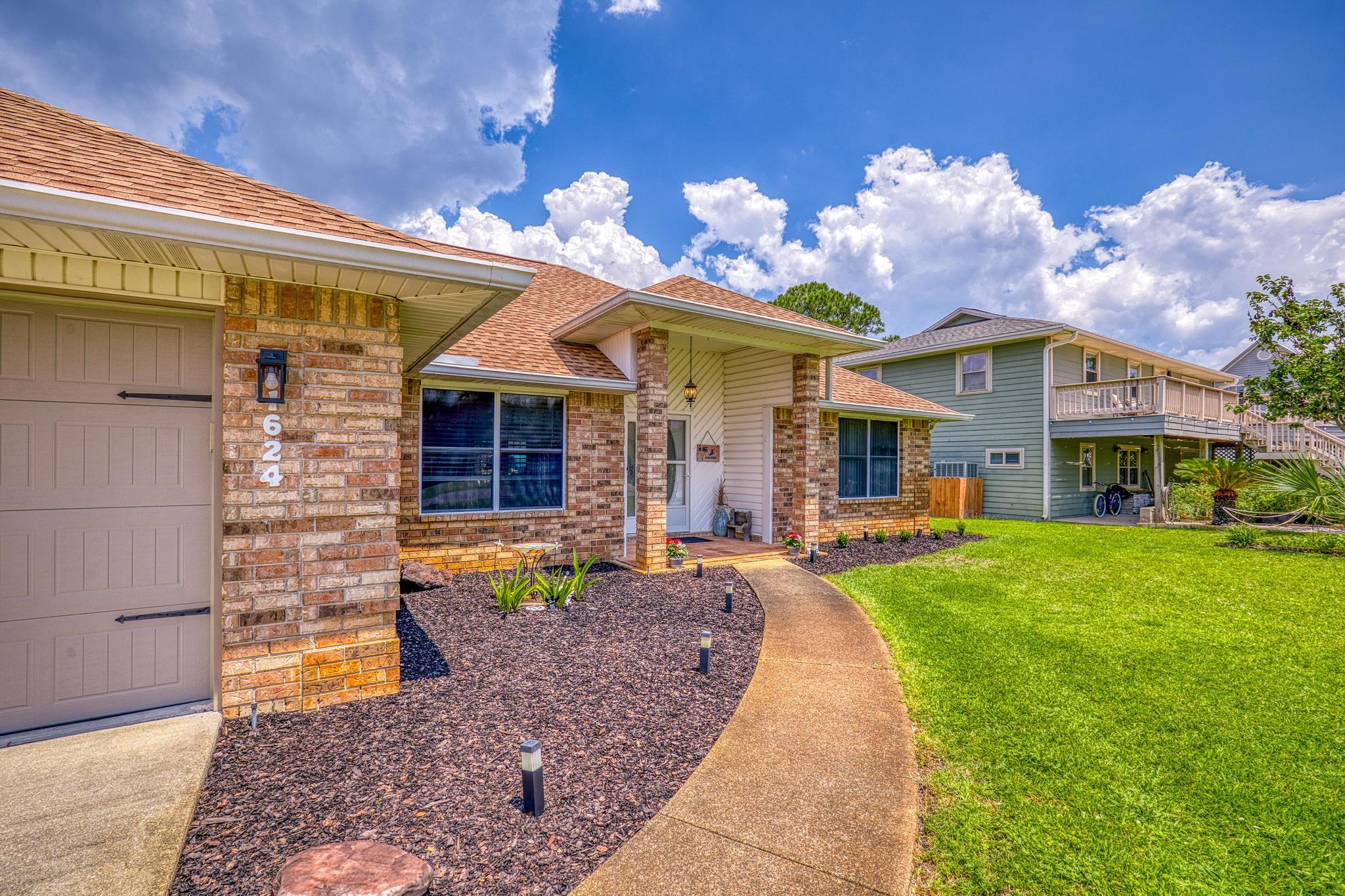 POLYNESIAN ISLANDS - Residential