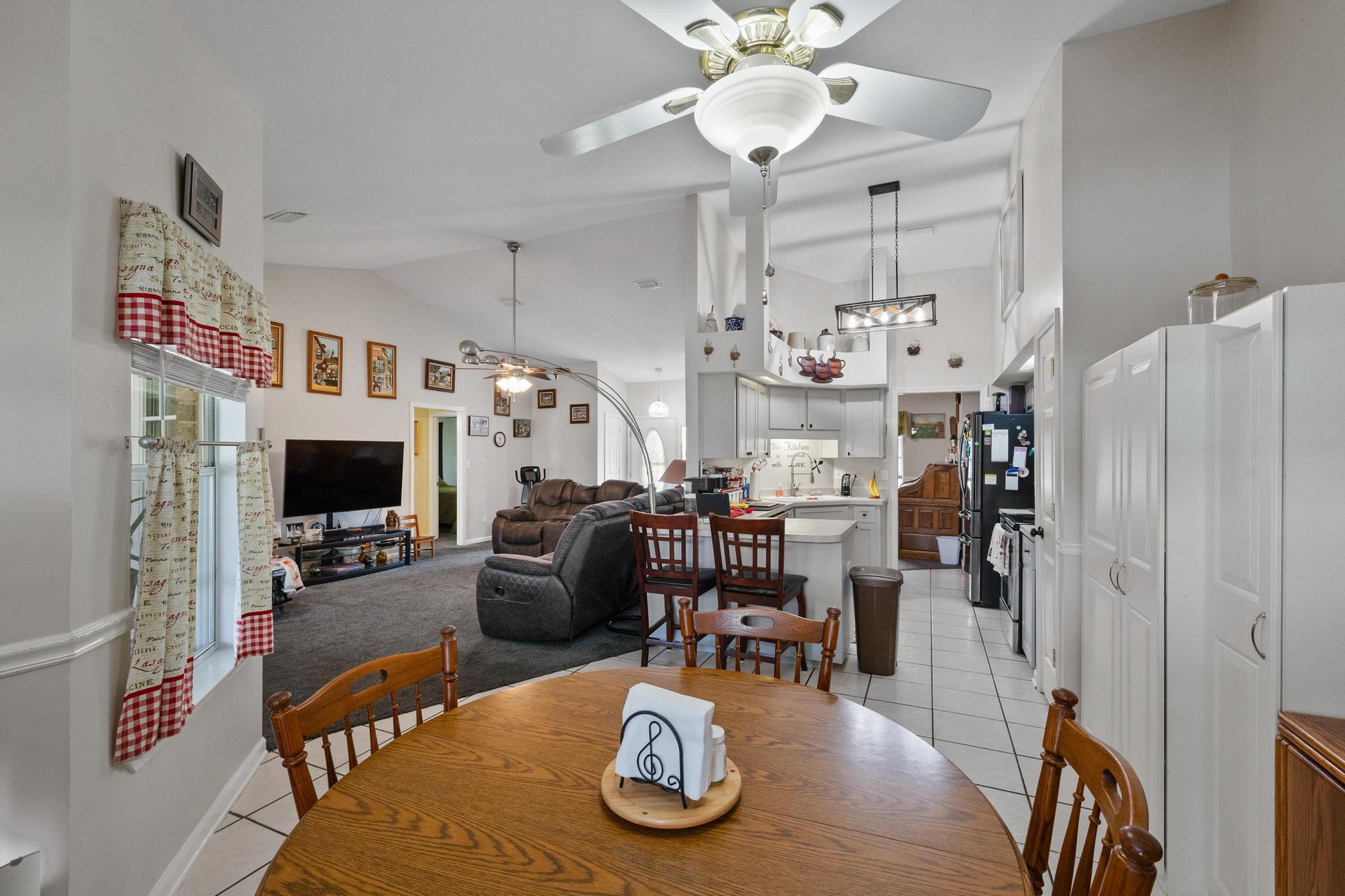 POLYNESIAN ISLANDS - Residential