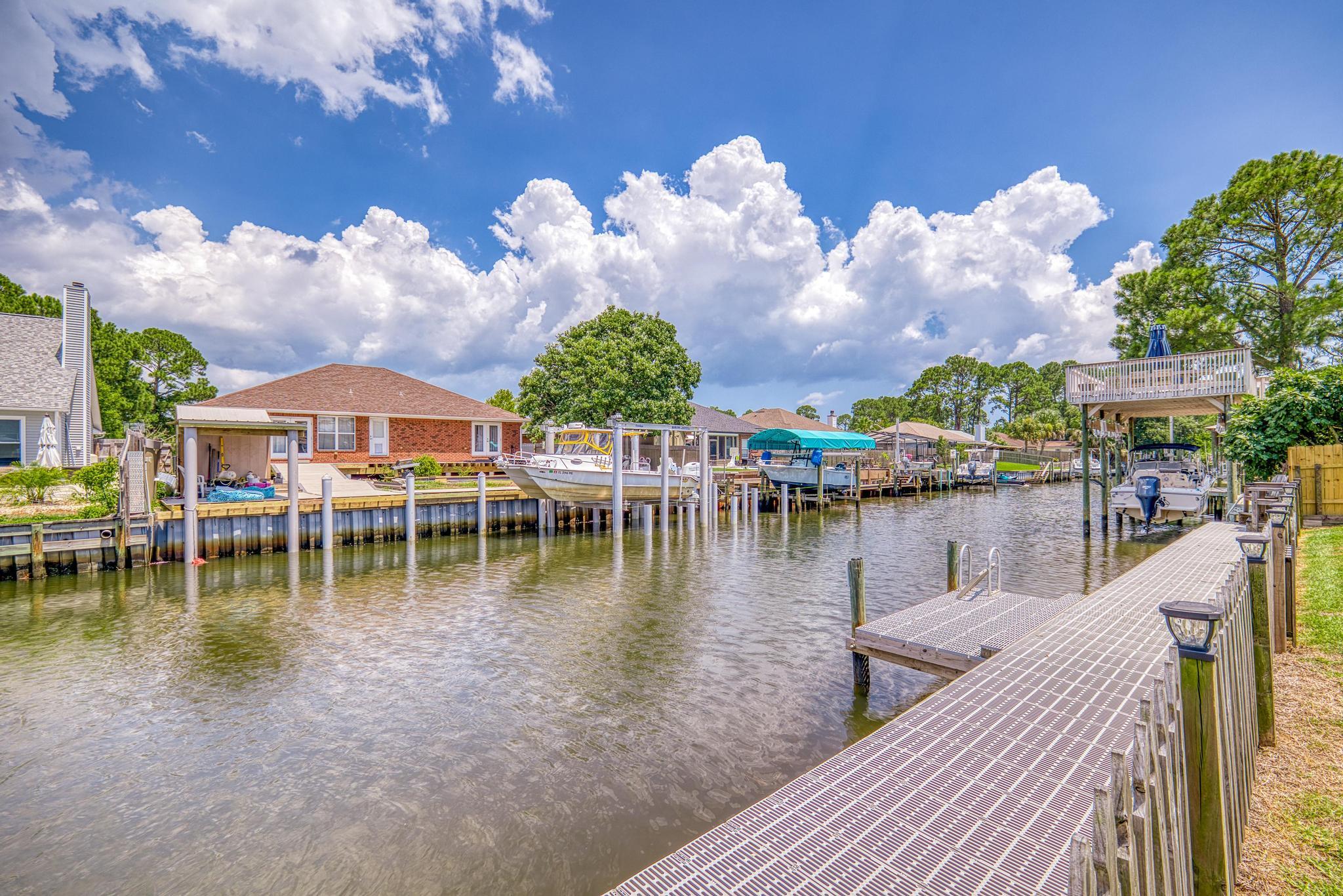 POLYNESIAN ISLANDS - Residential