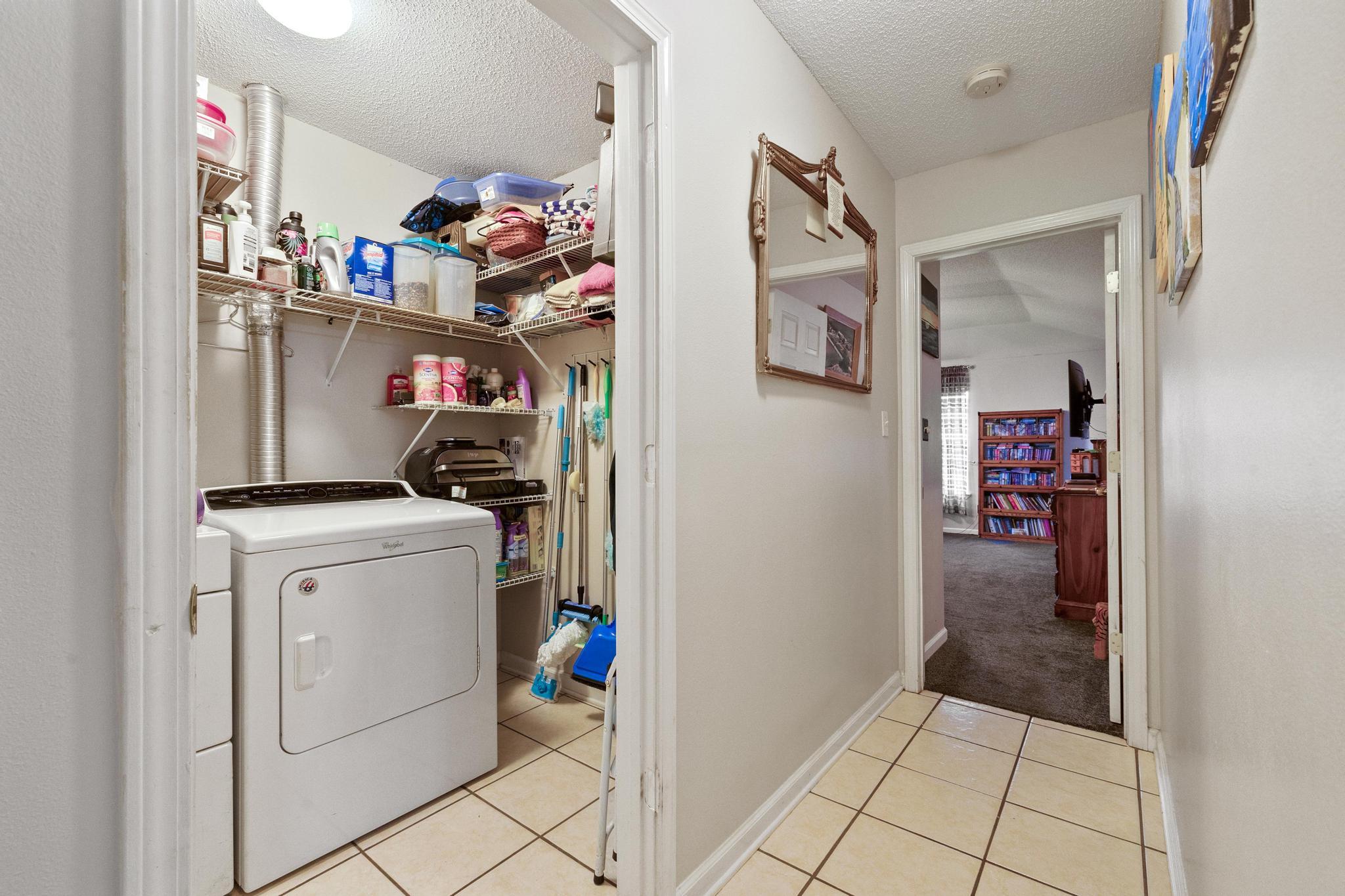 POLYNESIAN ISLANDS - Residential