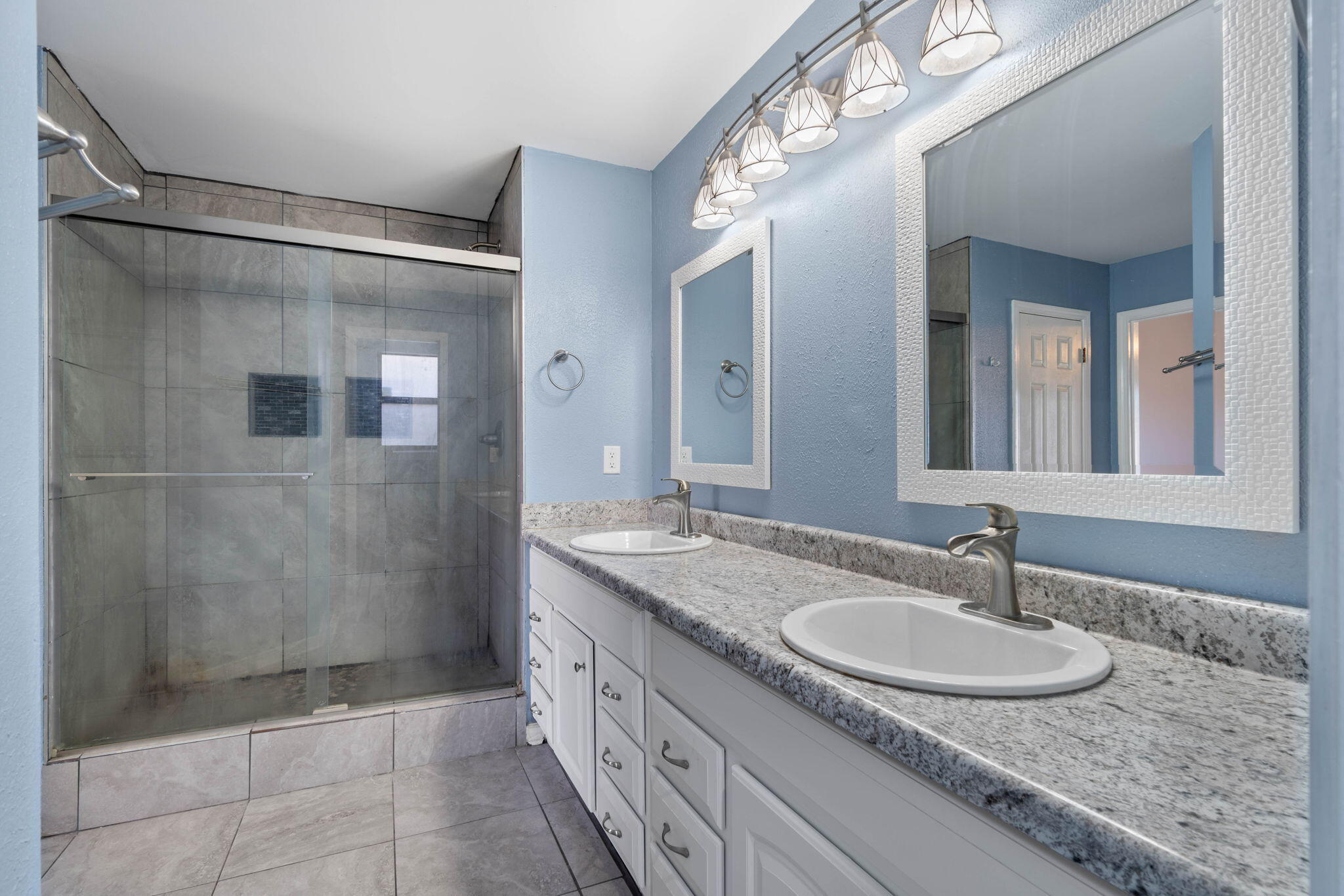 WINDMILL TERRACE - Residential