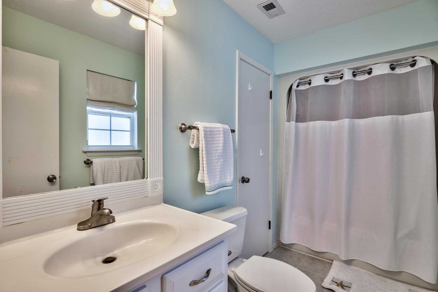 SUN SEEKERS A CONDO - Residential