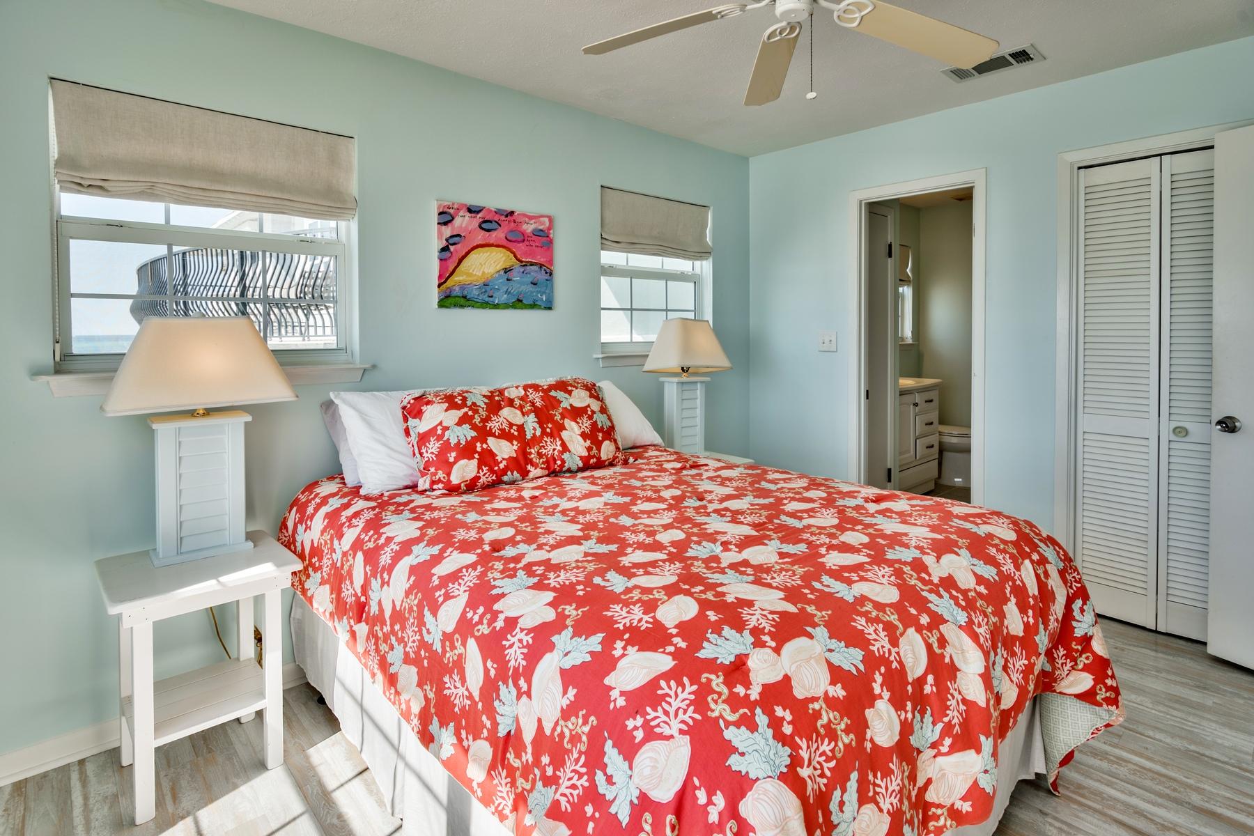 SUN SEEKERS A CONDO - Residential