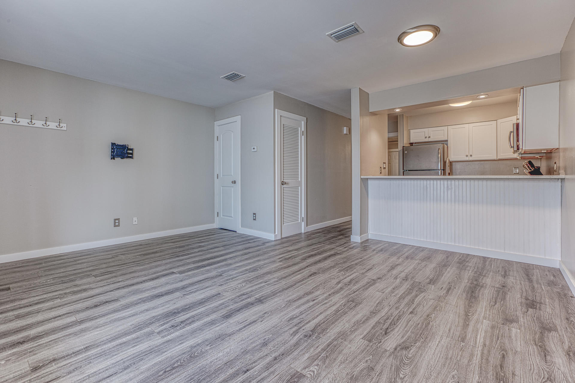 SANDPRINTS CONDO - Residential