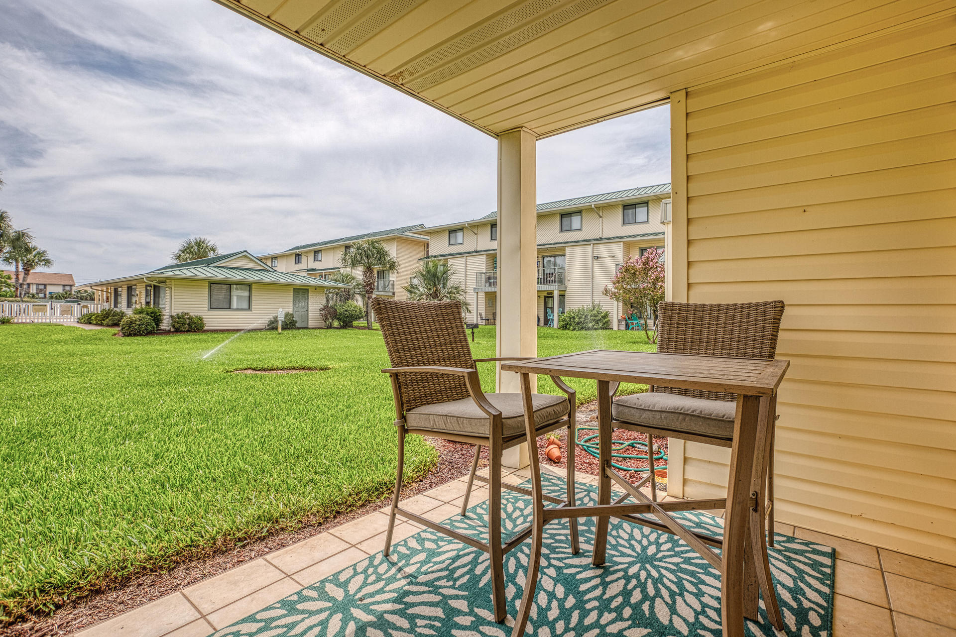 SANDPRINTS CONDO - Residential