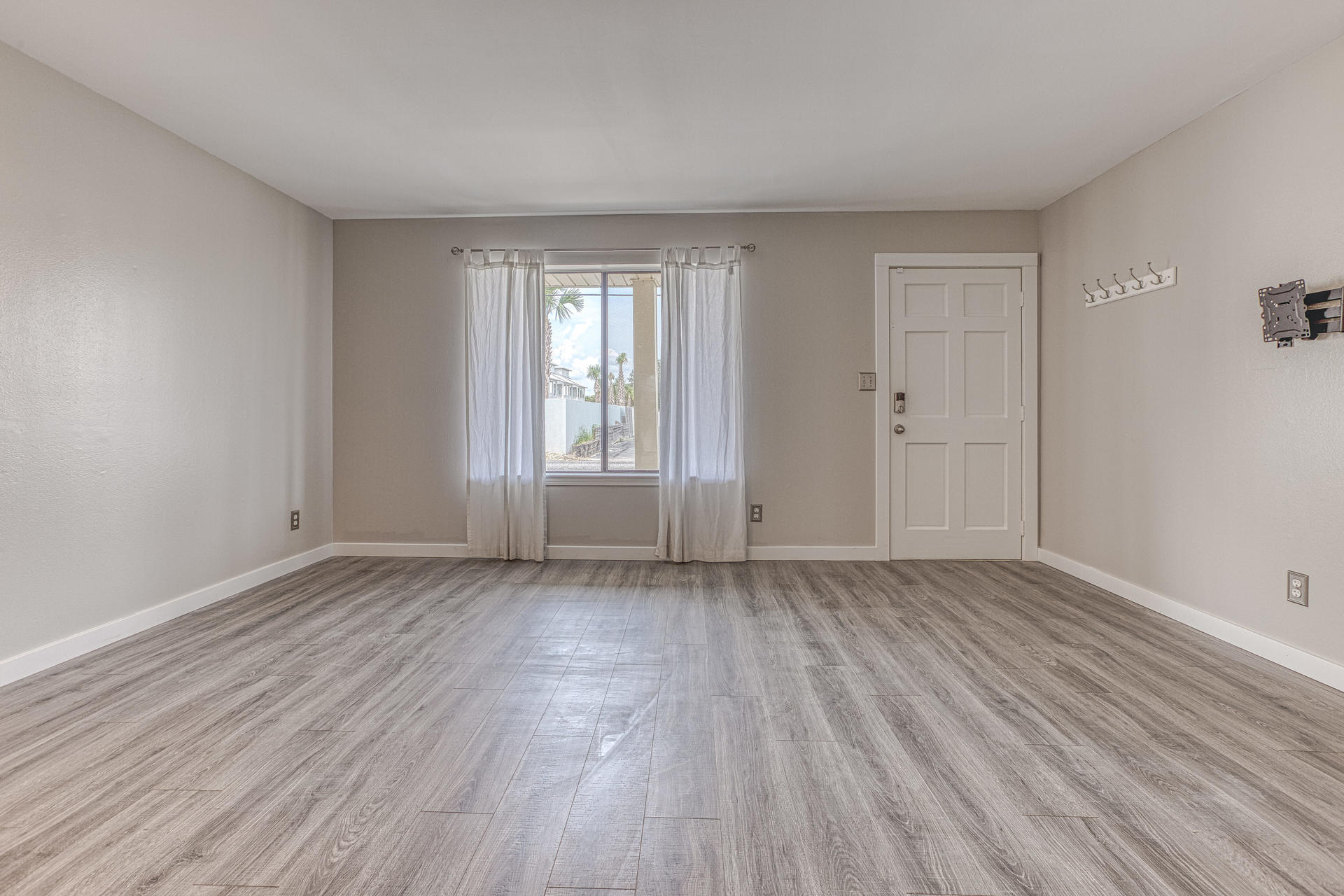 SANDPRINTS CONDO - Residential