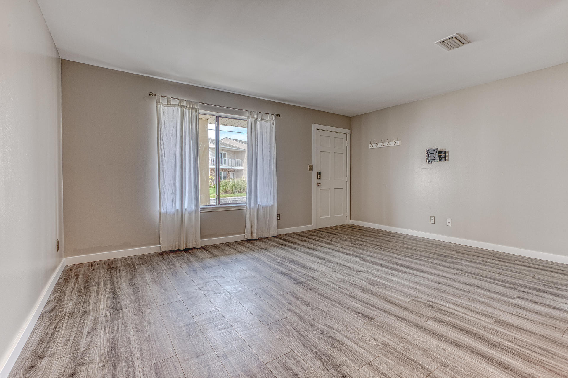 SANDPRINTS CONDO - Residential