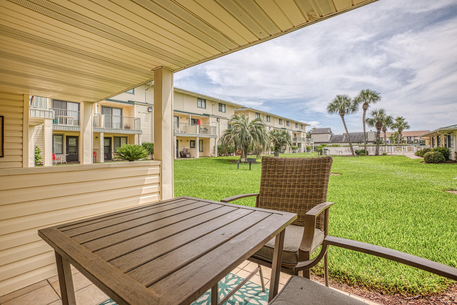 SANDPRINTS CONDO - Residential