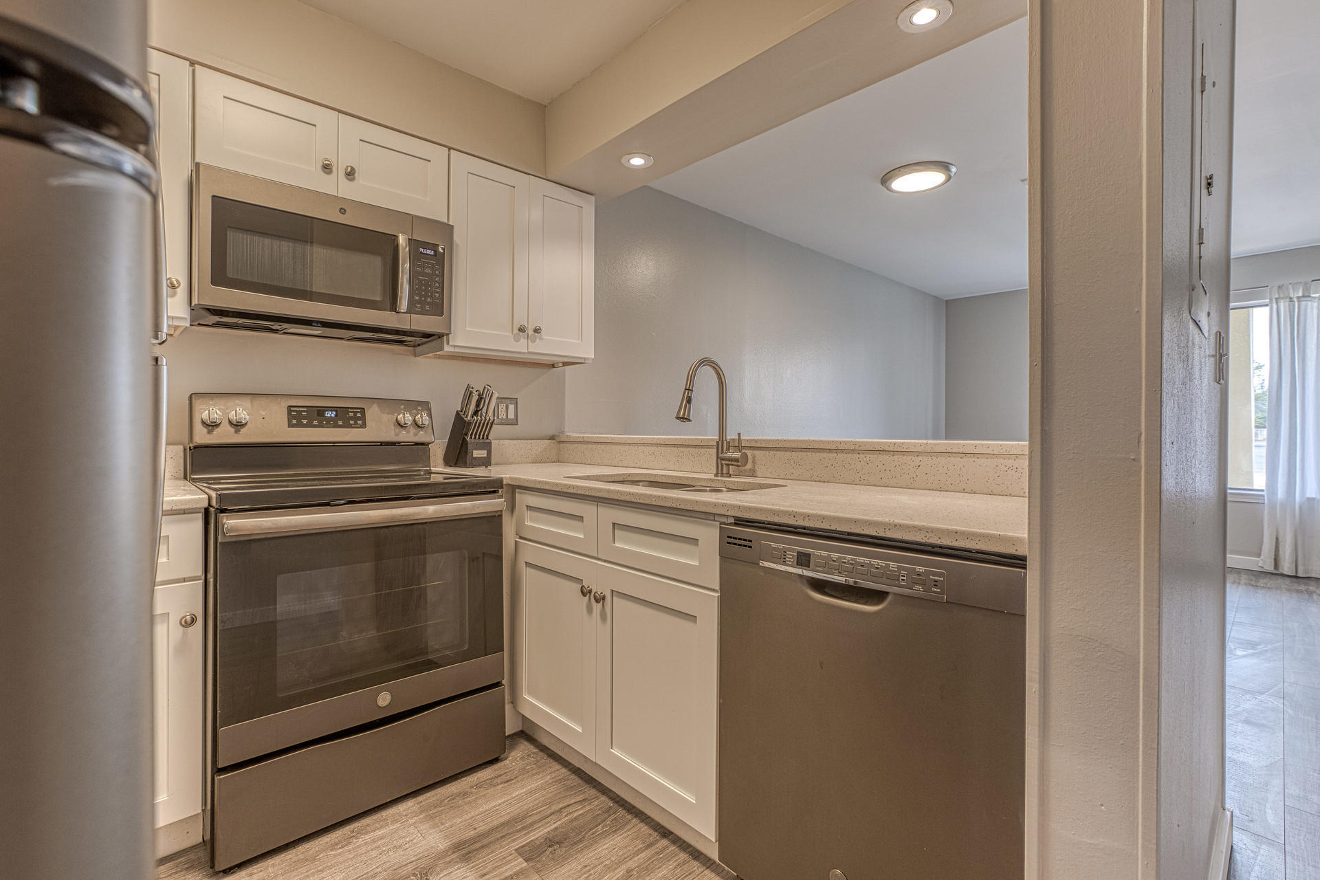 SANDPRINTS CONDO - Residential