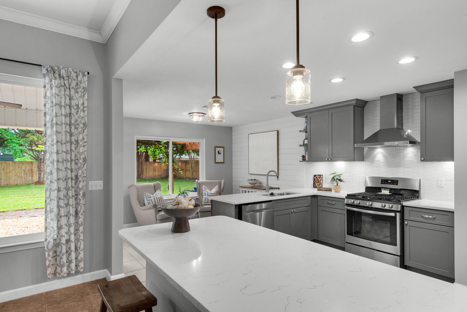 BRISTOL VILLAGE RAINTREE ESTATES - Residential