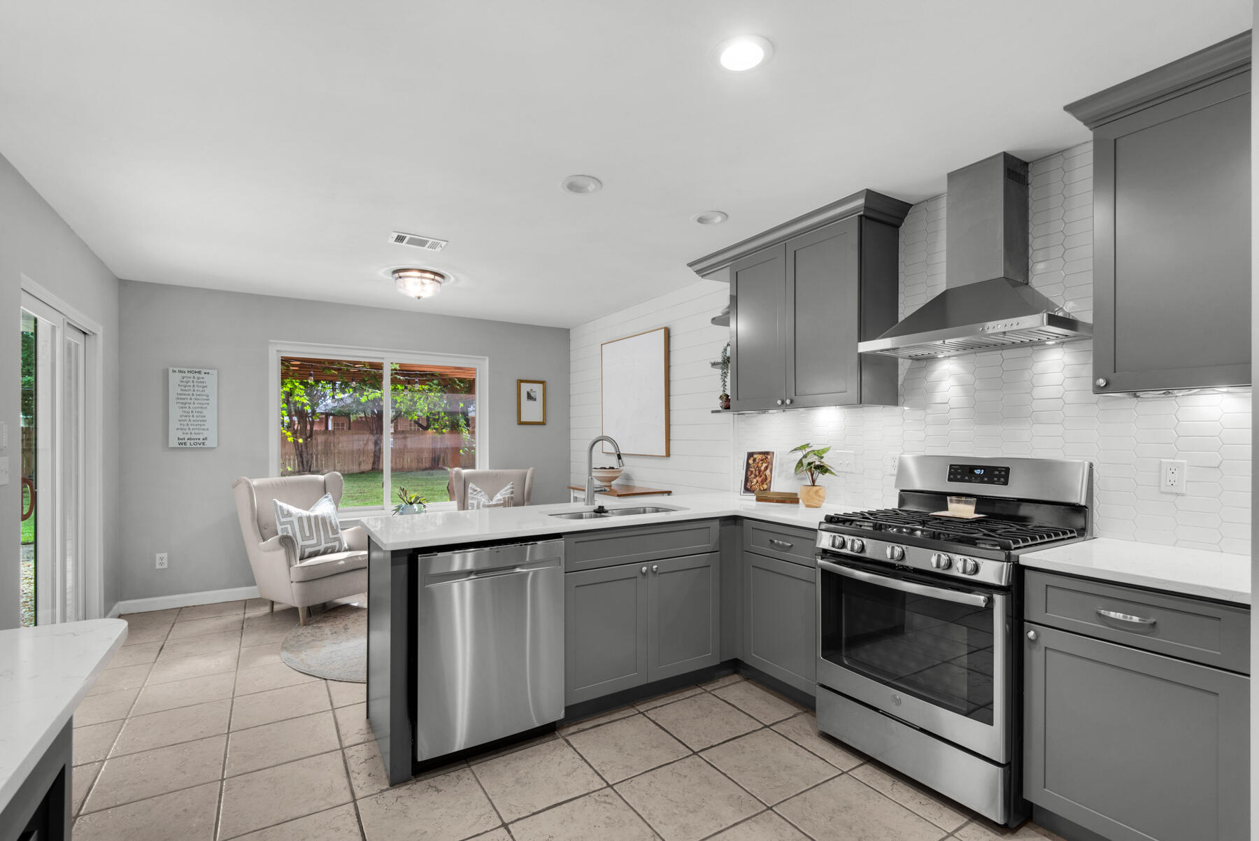 BRISTOL VILLAGE RAINTREE ESTATES - Residential