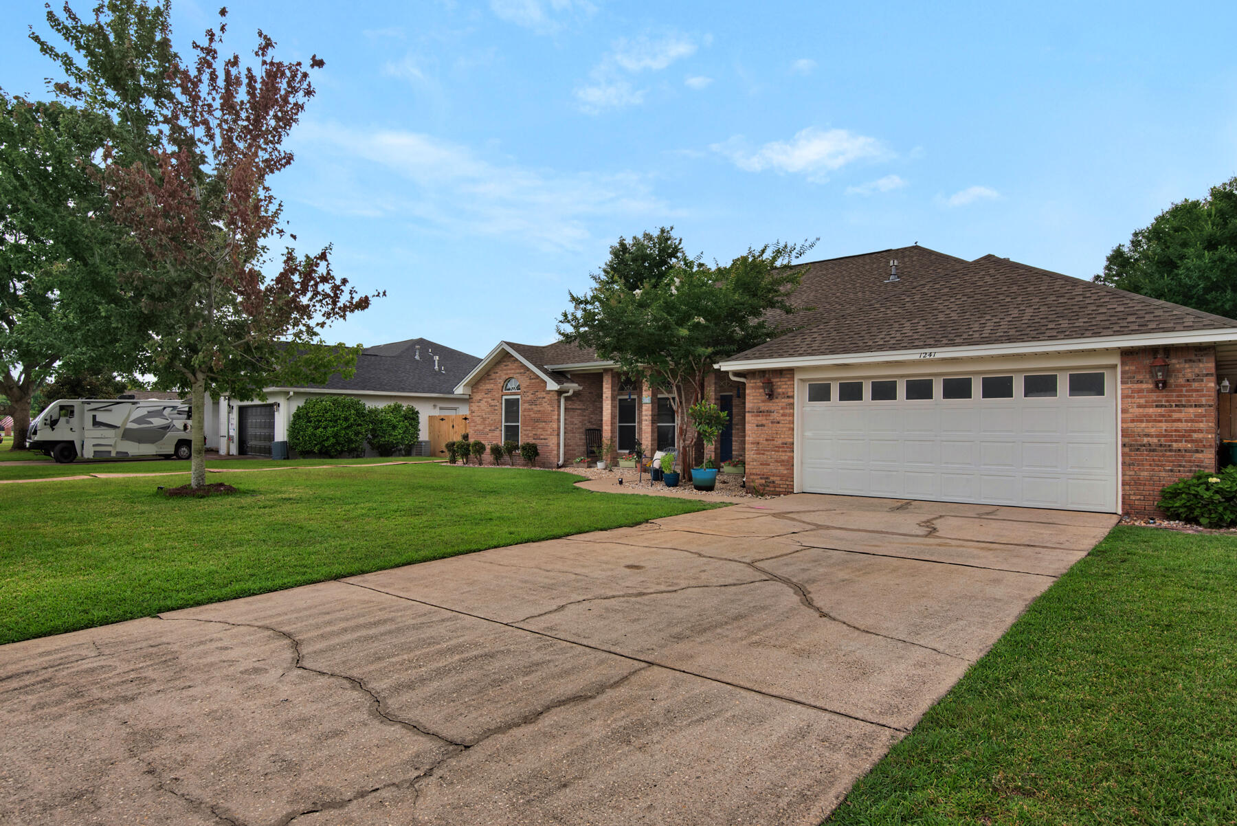 BRISTOL VILLAGE RAINTREE ESTATES - Residential