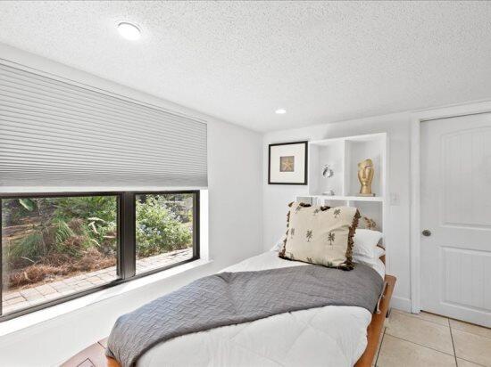 LINKSIDE VILLAGE UNIT 1 - Residential Lease