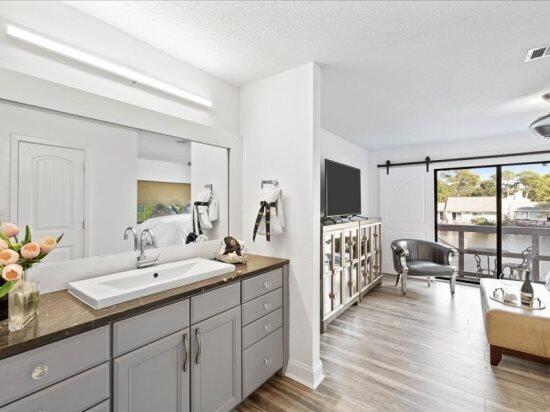 LINKSIDE VILLAGE UNIT 1 - Residential Lease