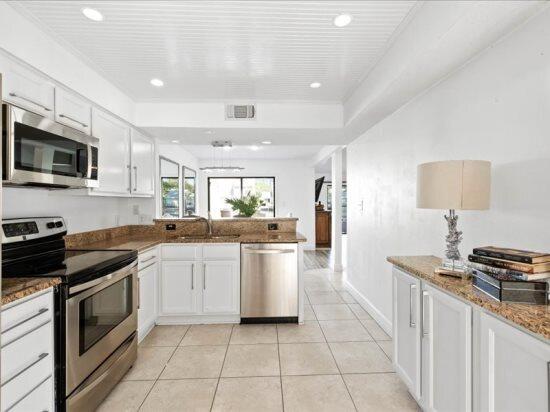 LINKSIDE VILLAGE UNIT 1 - Residential Lease