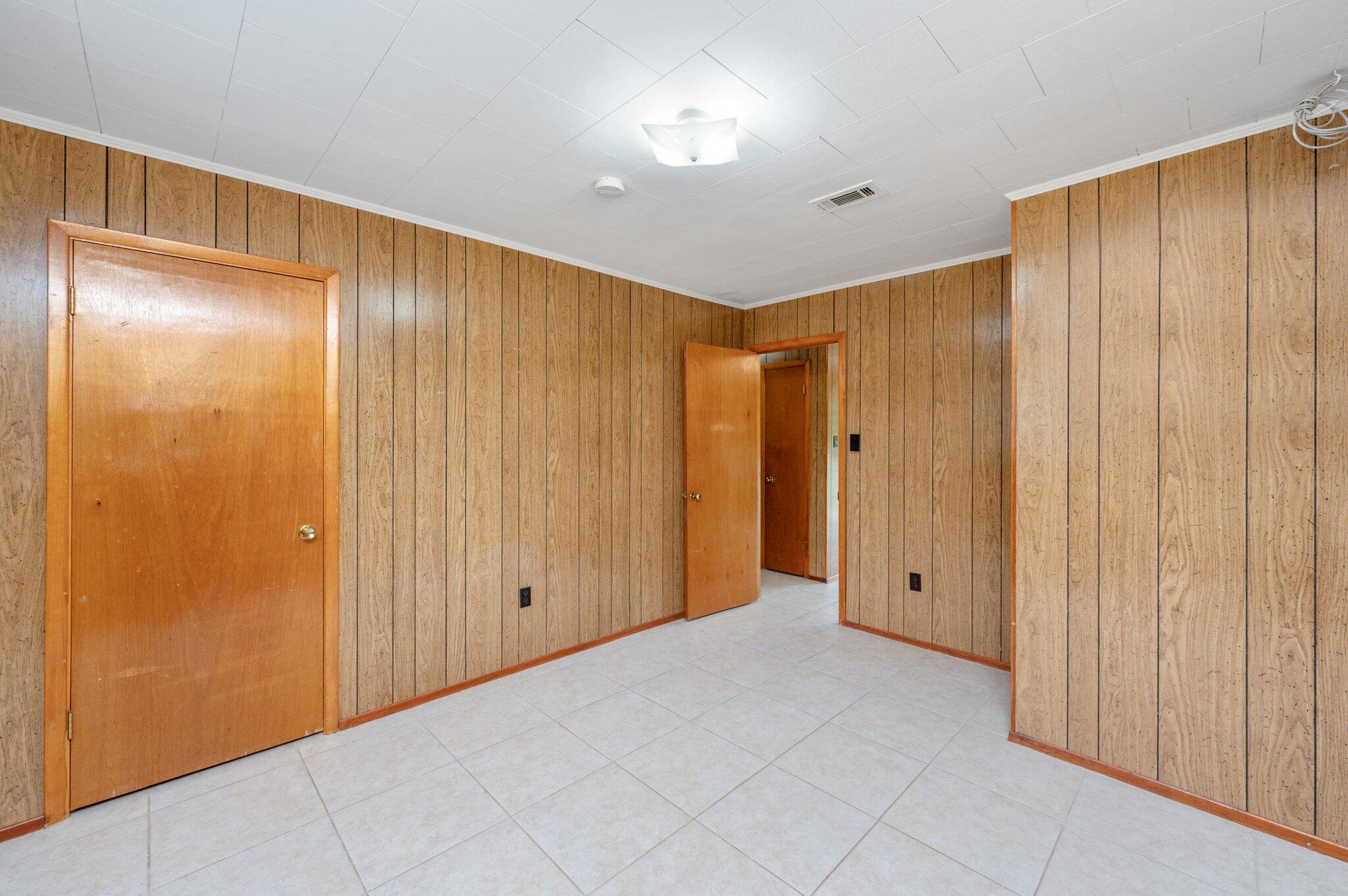 METES & BOUNDS - Residential Lease